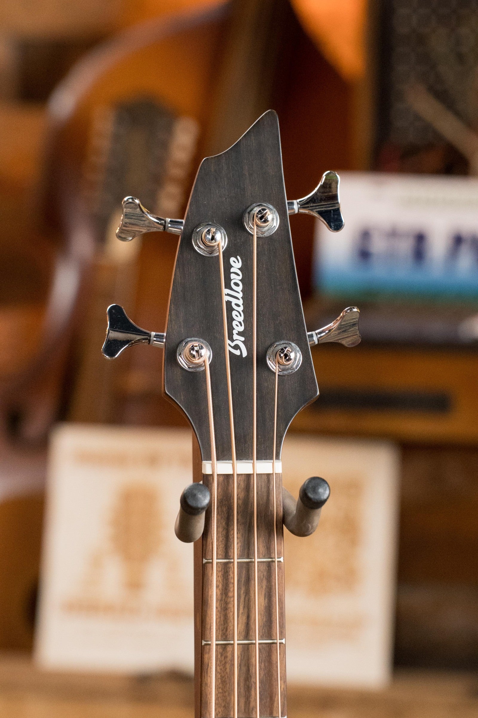 Breedlove Discovery Series Spruce/Mahogany Edgeburst Cutaway Concert Bass Guitar w/Electronics #6157