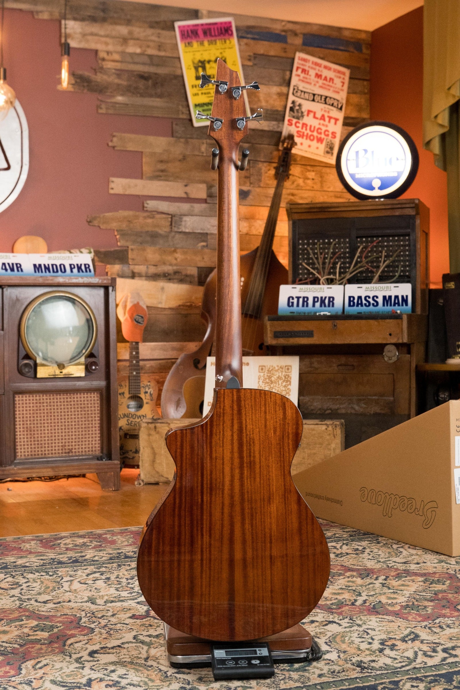 Breedlove Discovery Series Spruce/Mahogany Edgeburst Cutaway Concert Bass Guitar w/Electronics #6157