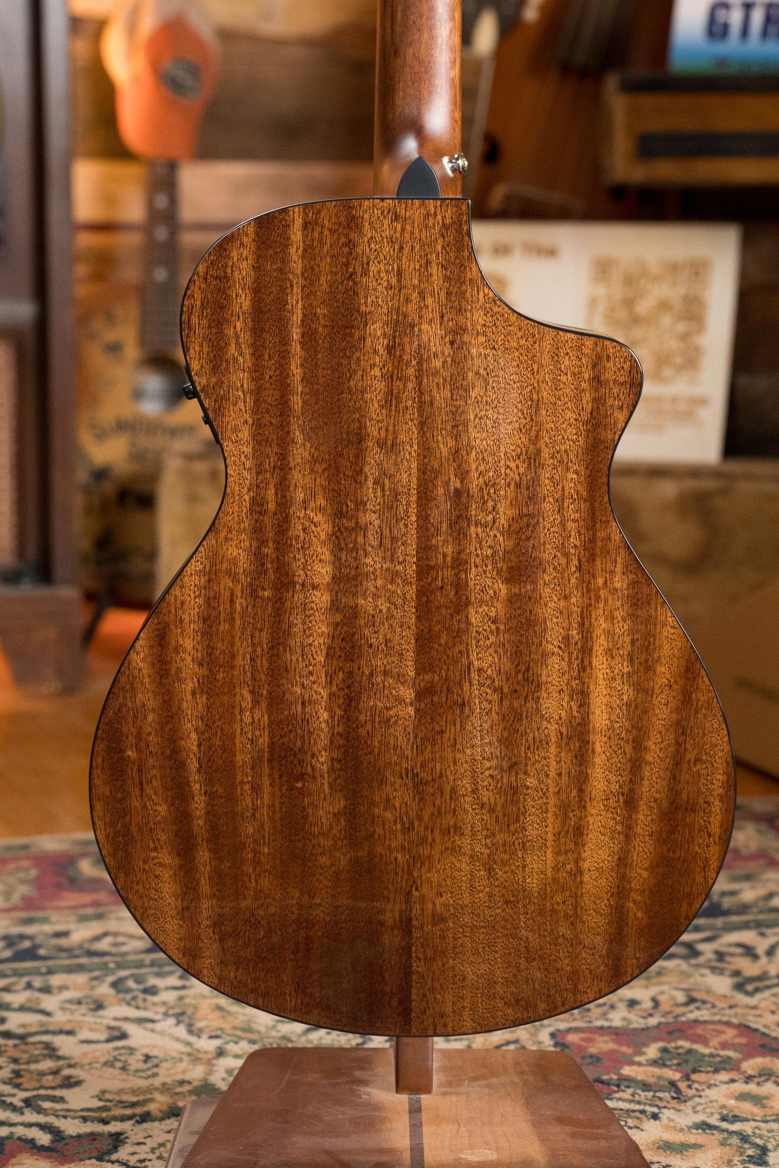 Breedlove Discovery Series Spruce/Mahogany Edgeburst Left-Handed Cutaway Concert Guitar w/Electronics #3846