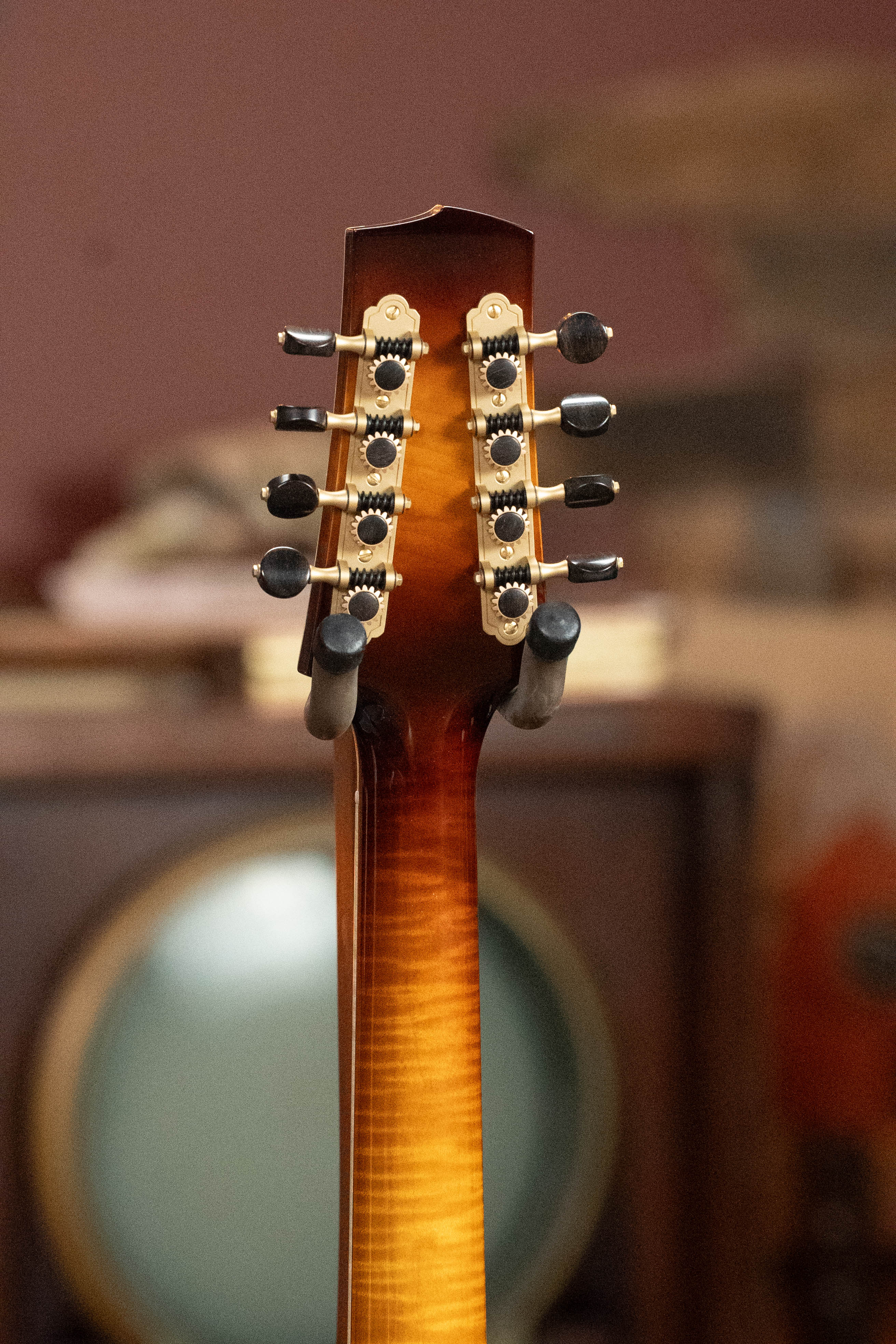 Bulas Carpathian Spruce/Curly Maple Cremona Sunburst Octave Mandolin #4102