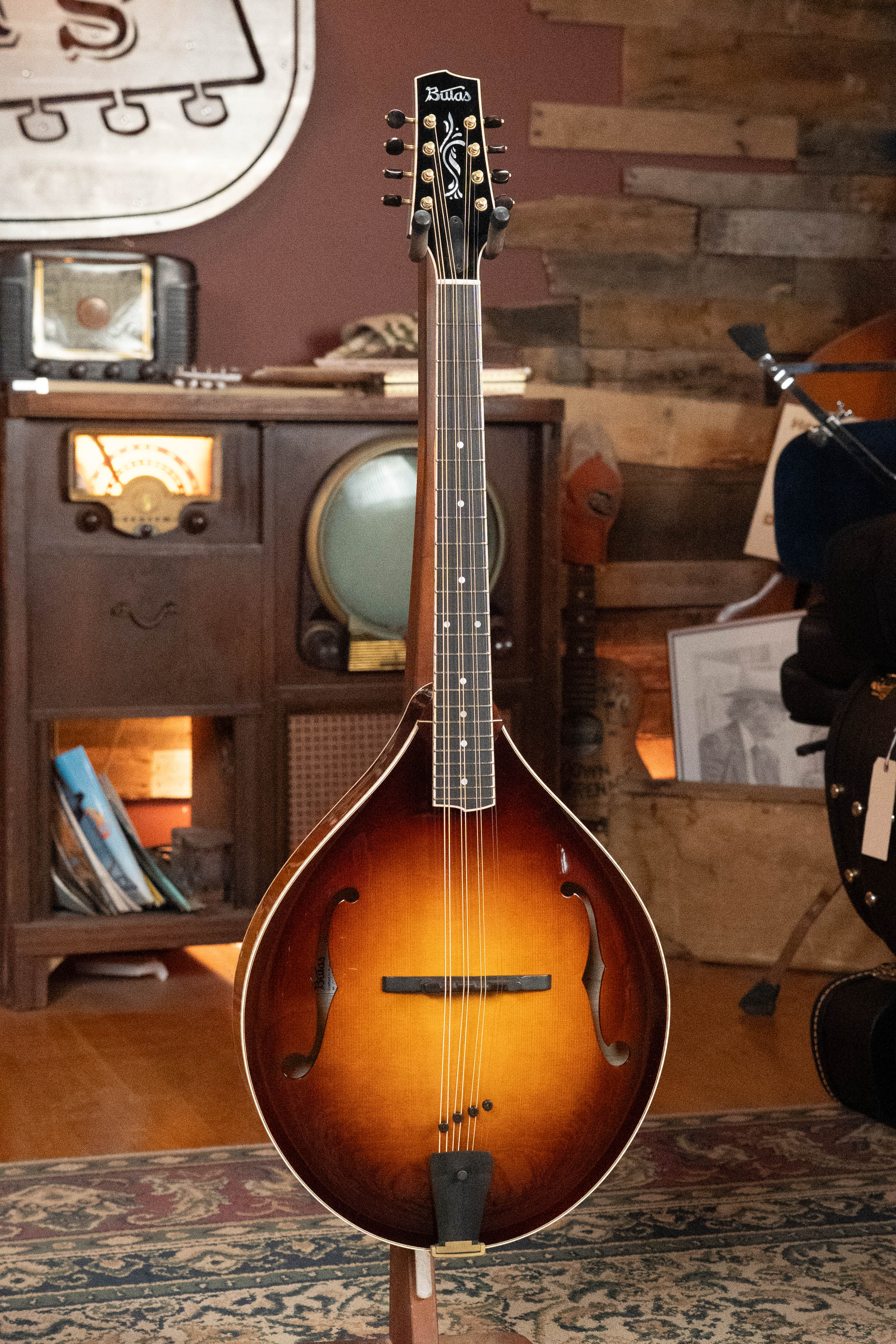Bulas Carpathian Spruce/Curly Maple Cremona Sunburst Octave Mandolin #4102