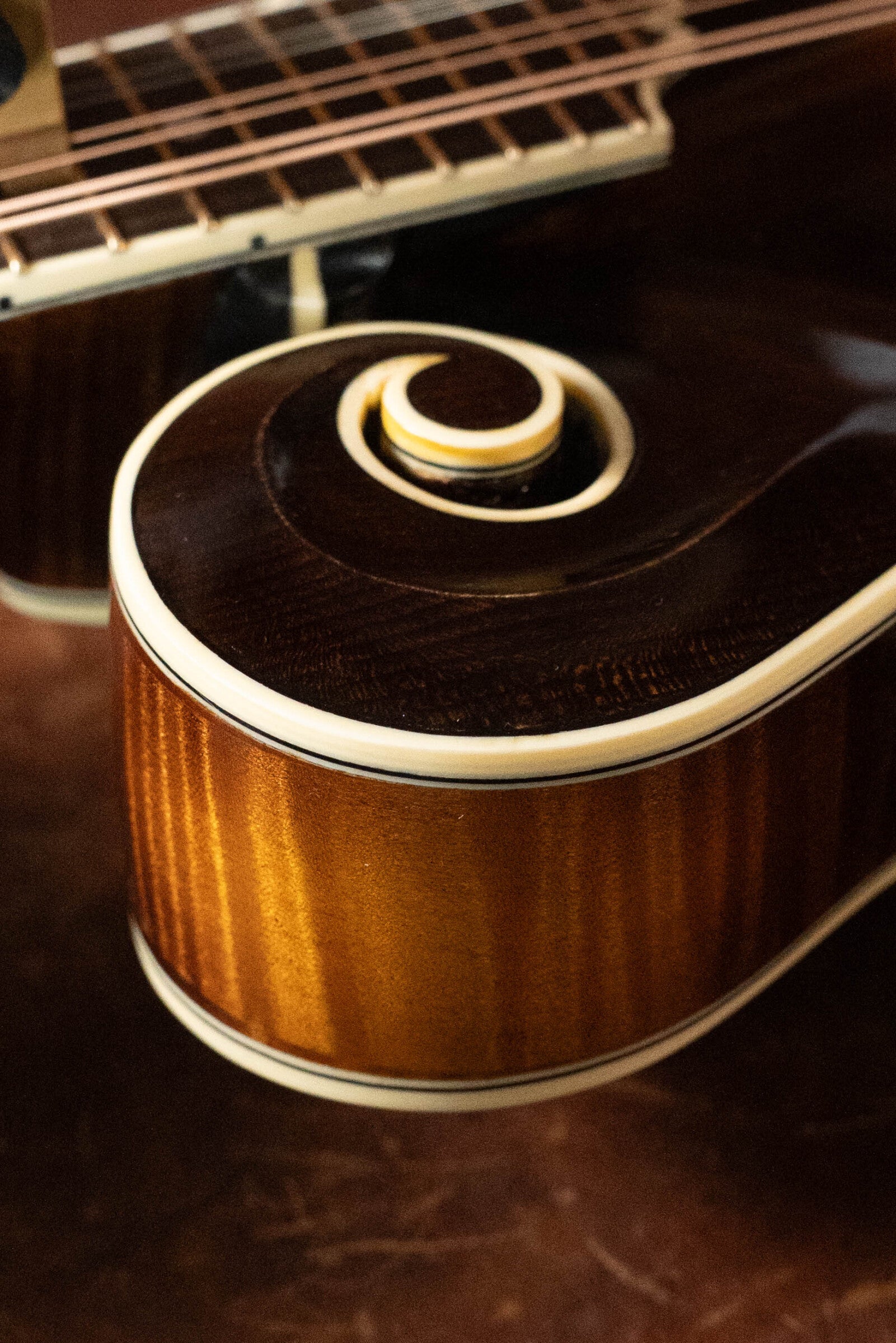 Cedar Mountain Lewandowski 2025 Red Spruce/Big Leaf Maple F-Style Mandolin w/Tobacco Sunburst #5080