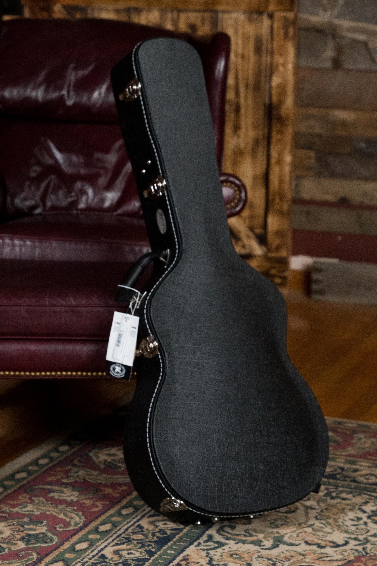 Martin Custom Shop OOO-28 Style Spruce/Black Walnut 14 Fret Acoustic Guitar #3323
