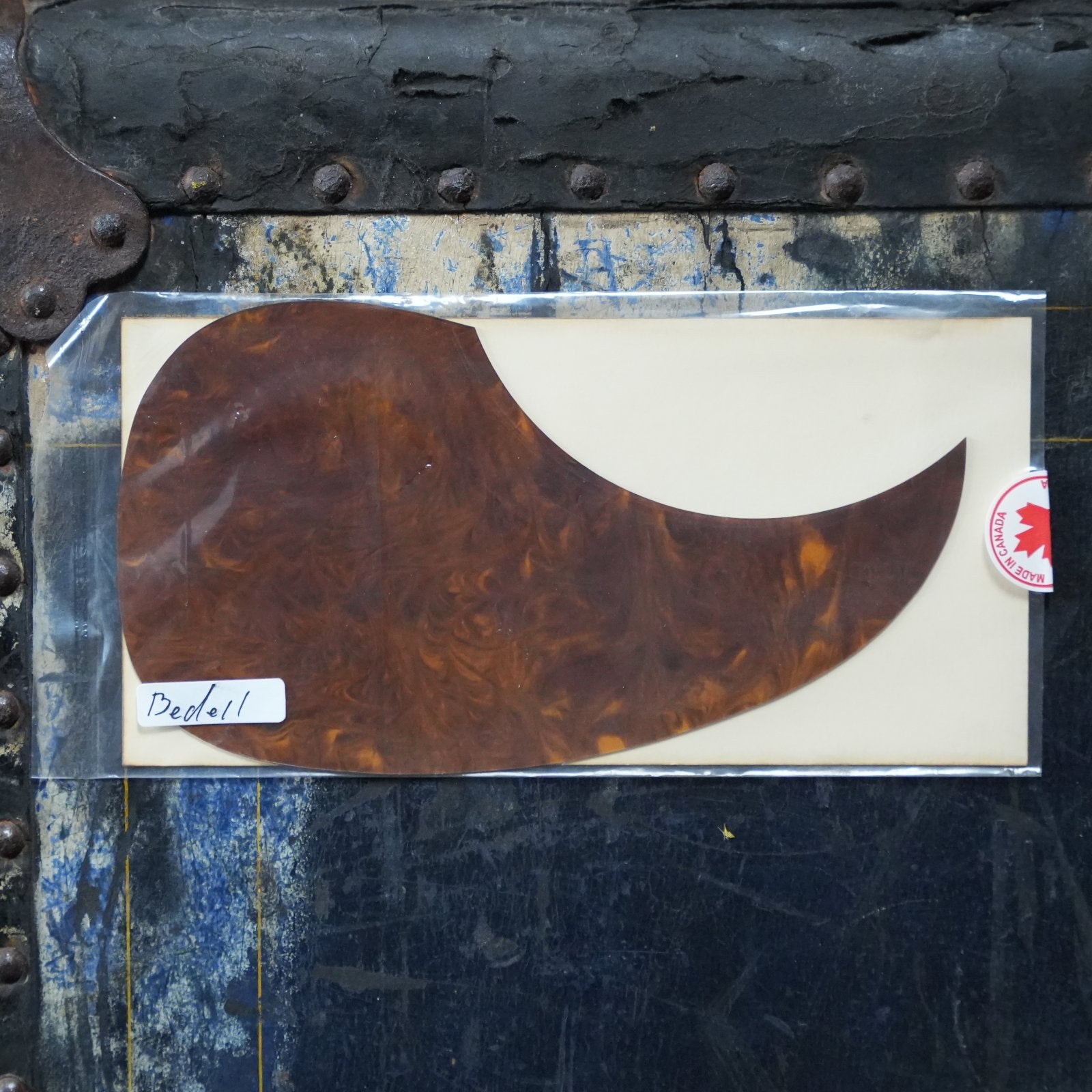 Bedell Brown Dread-Shaped Pickguard 5 & 1/16"