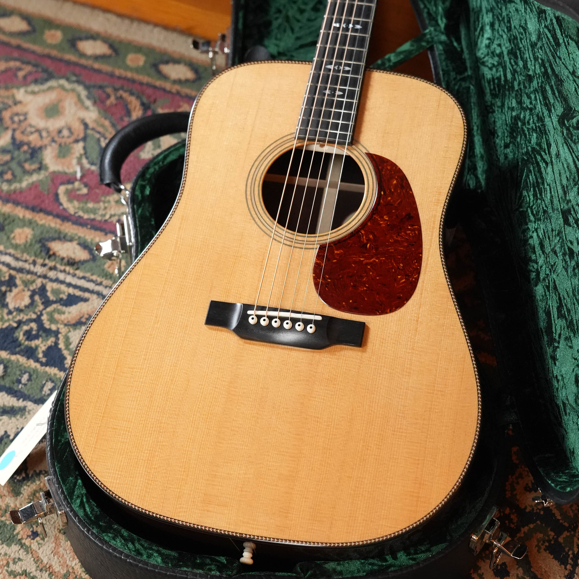 *Dread-Not Certified Used* Bourgeois D Touchstone Signature Torrefied Alaskan Sitka/Madagascar Rosewood Acoustic Guitar #6250