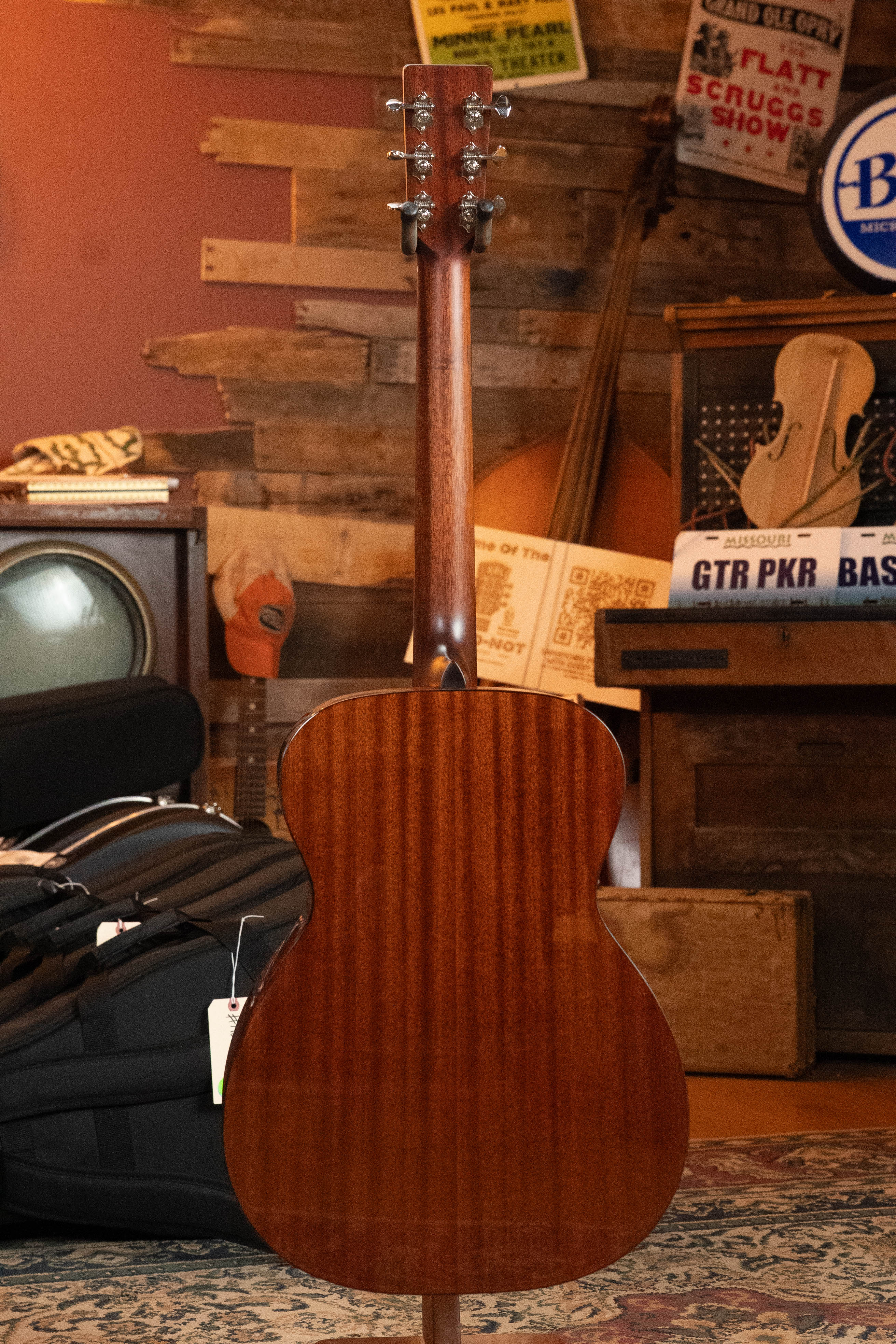 Eastman E1OM-DLX All Solid Sitka/Sapele OM Guitar w/Fishman Pickup #4847