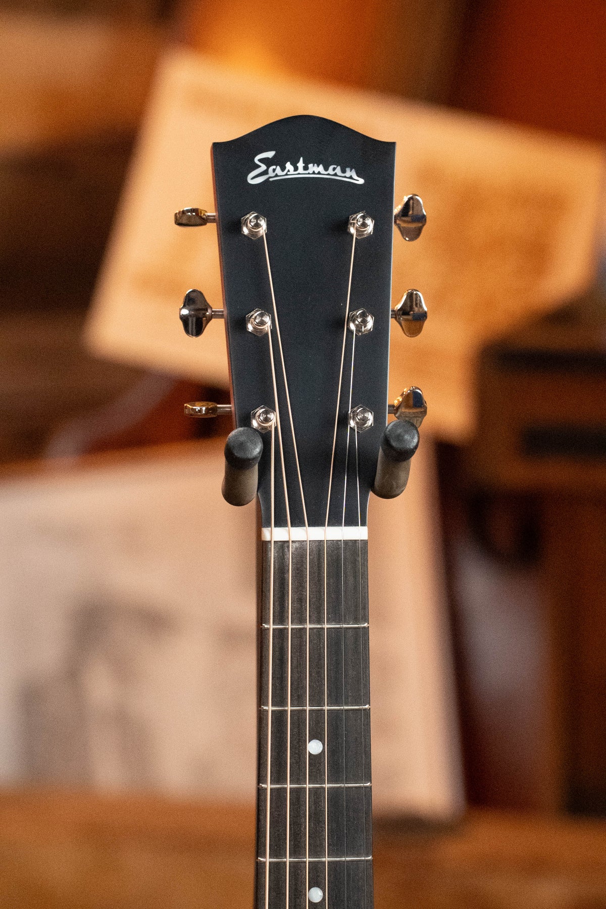 Eastman E1SS-SB Sitka/Sapele Sunburst Slope Shoulder Dreadnought Acoustic Guitar #8068