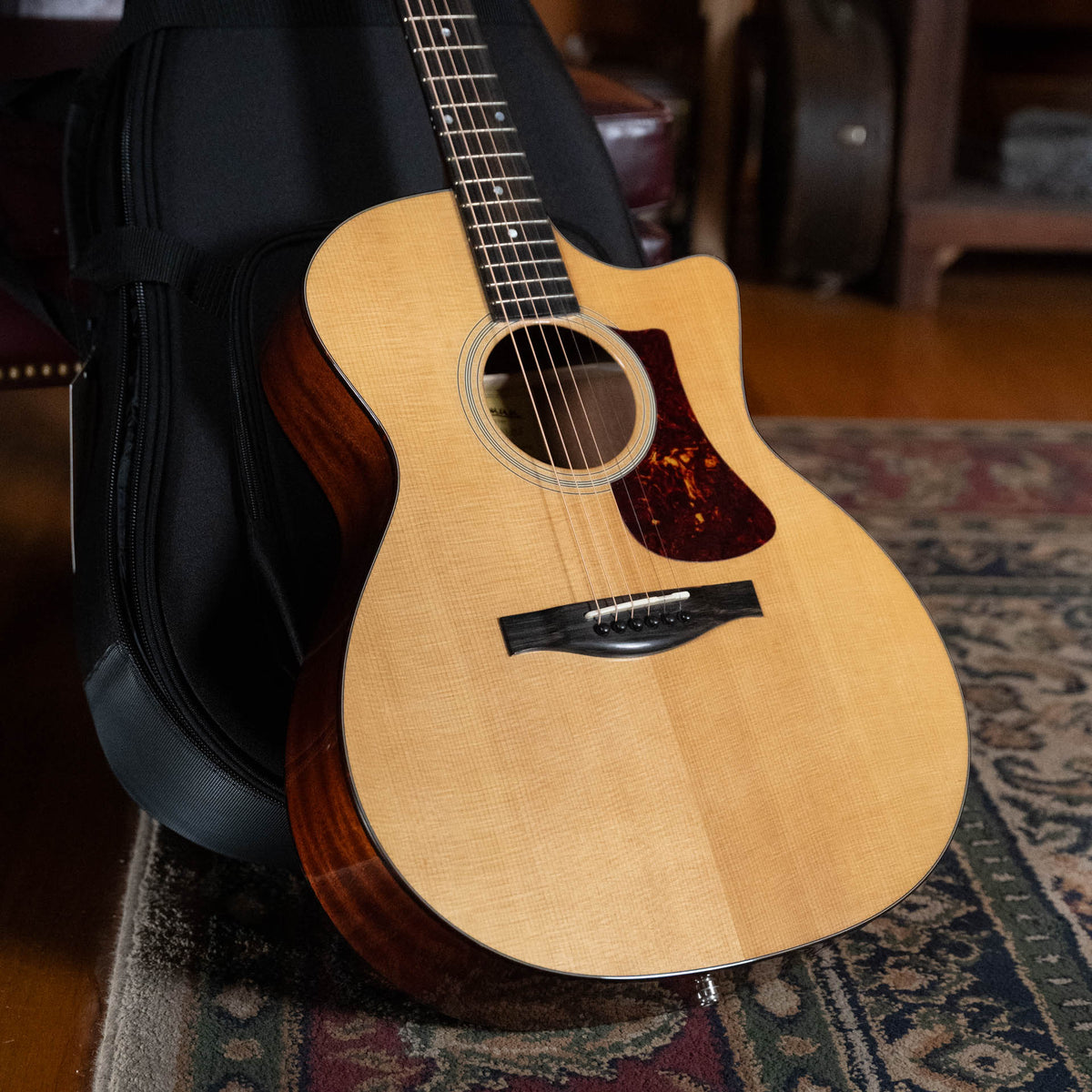 Eastman AC122-1CE-DLX Gloss Grand Auditorium Cutaway Acoustic-Electric Guitar #9634