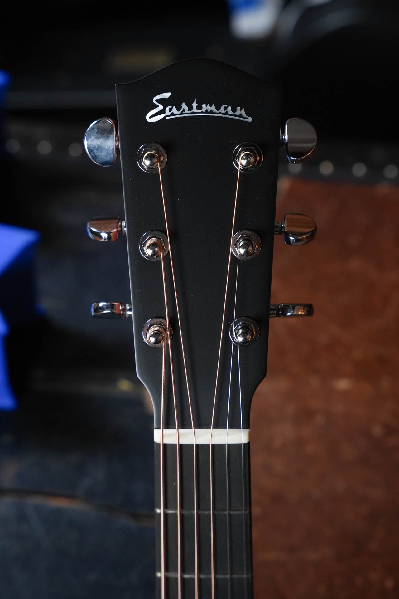 Eastman AC122-1CE Natural Finish Grand Auditorium Cutaway Guitar w/Fishman Pickup #1470