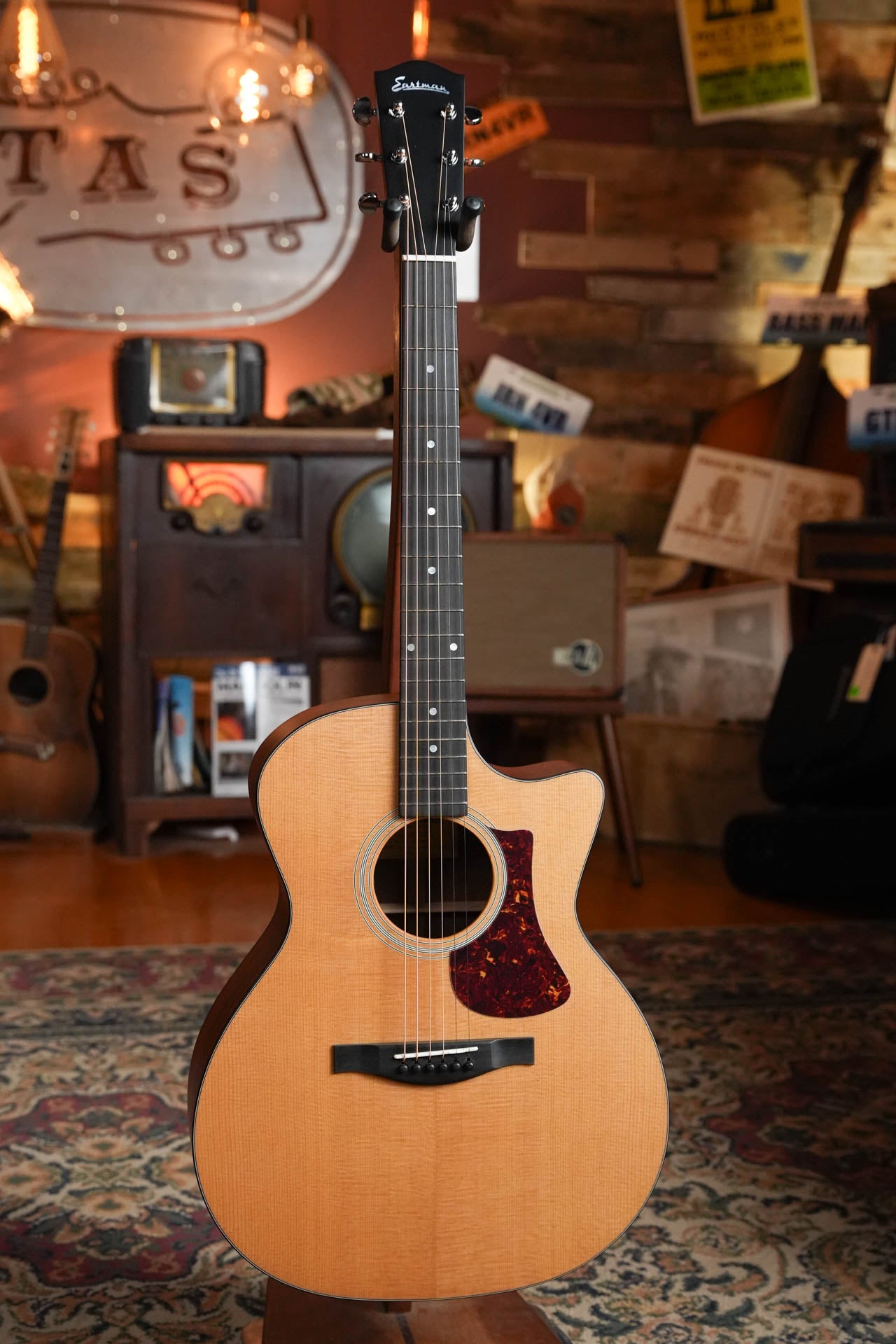 Eastman AC122-1CE Natural Finish Grand Auditorium Cutaway Guitar w/Fishman Pickup #1470