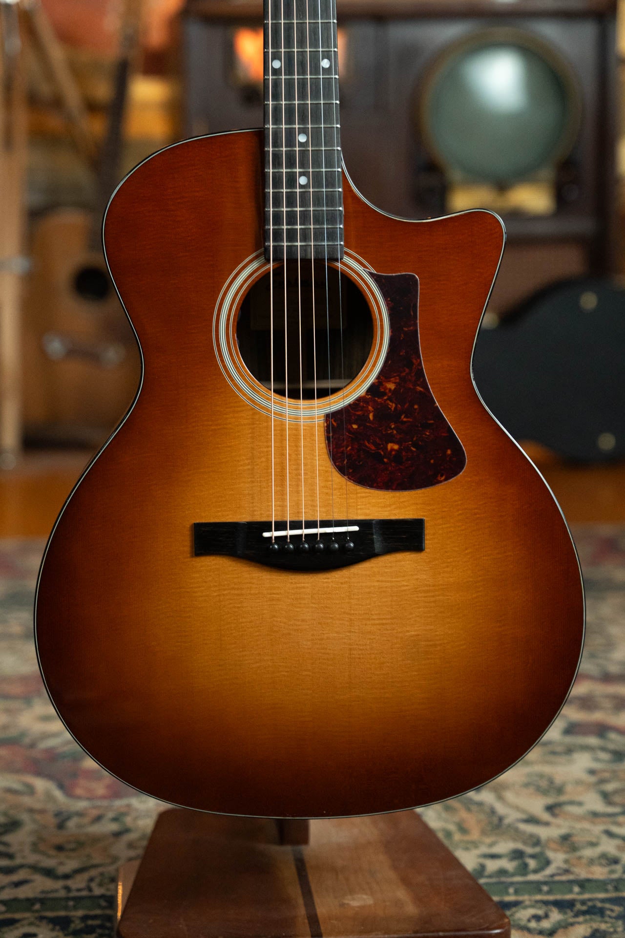 Eastman AC222CE-DLX-GB Sitka/Ovangkol Goldburst Cutaway Grand Auditorium Guitar w/Fishman Pickup #5248