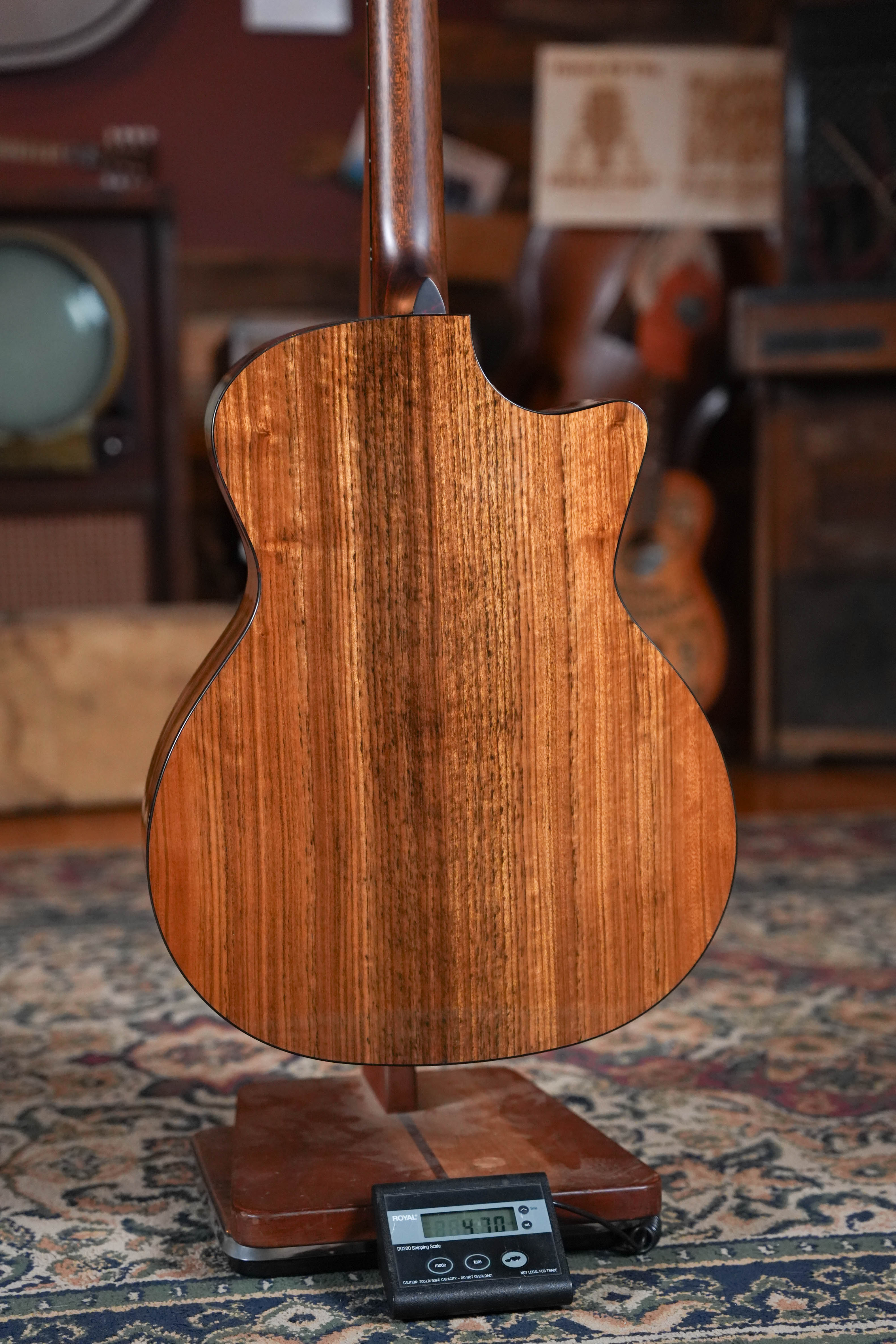 Eastman AC222LCE-DLX-GB Left-Handed Sitka/Ovangkol Goldburst Cutaway Grand Auditorium Guitar w/Fishman Pickup #6294
