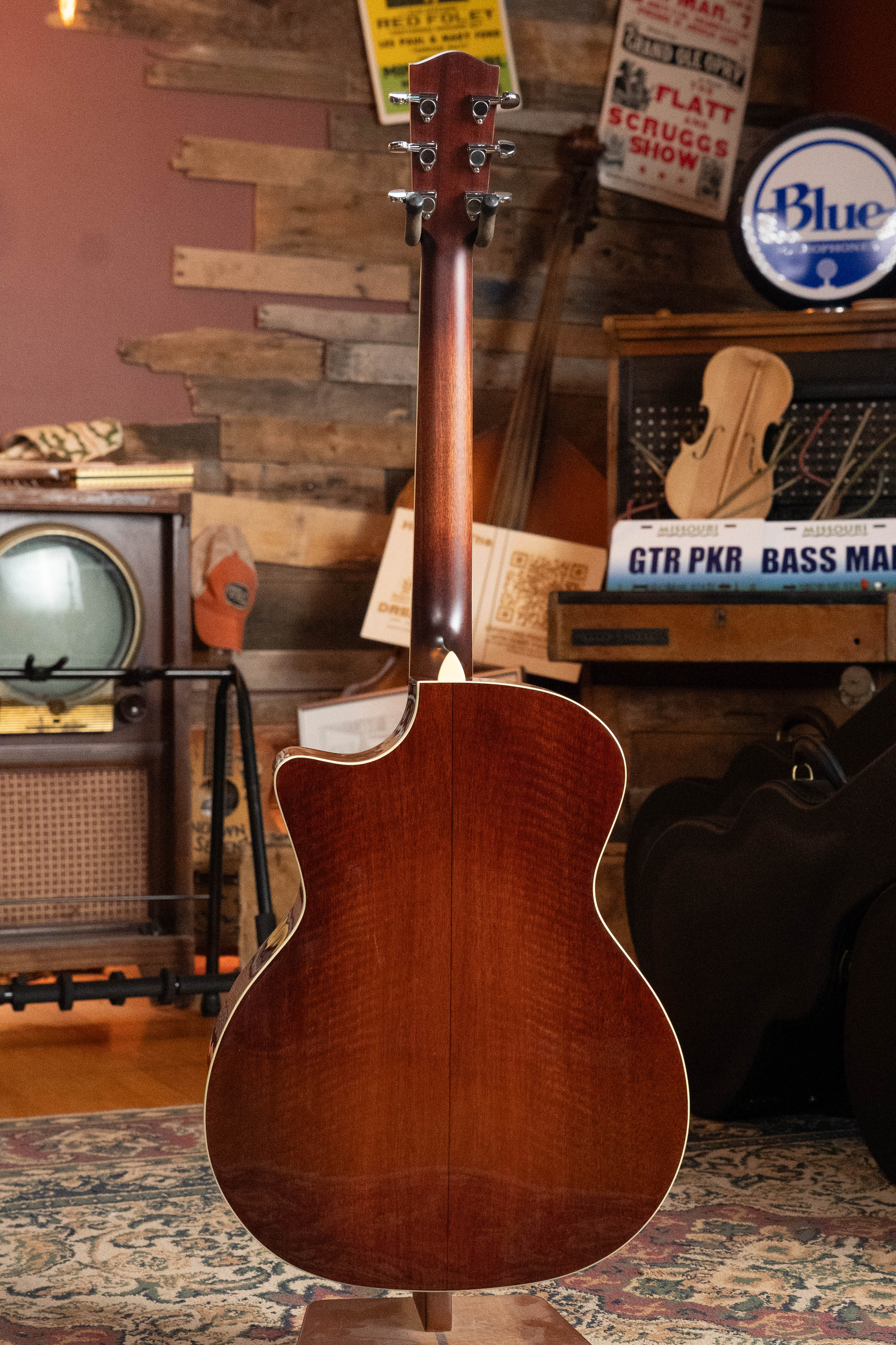 Eastman AC322CE Sitka/Mahogany Cutaway Grand Auditorium Guitar w/LR Baggs Pickup #2402