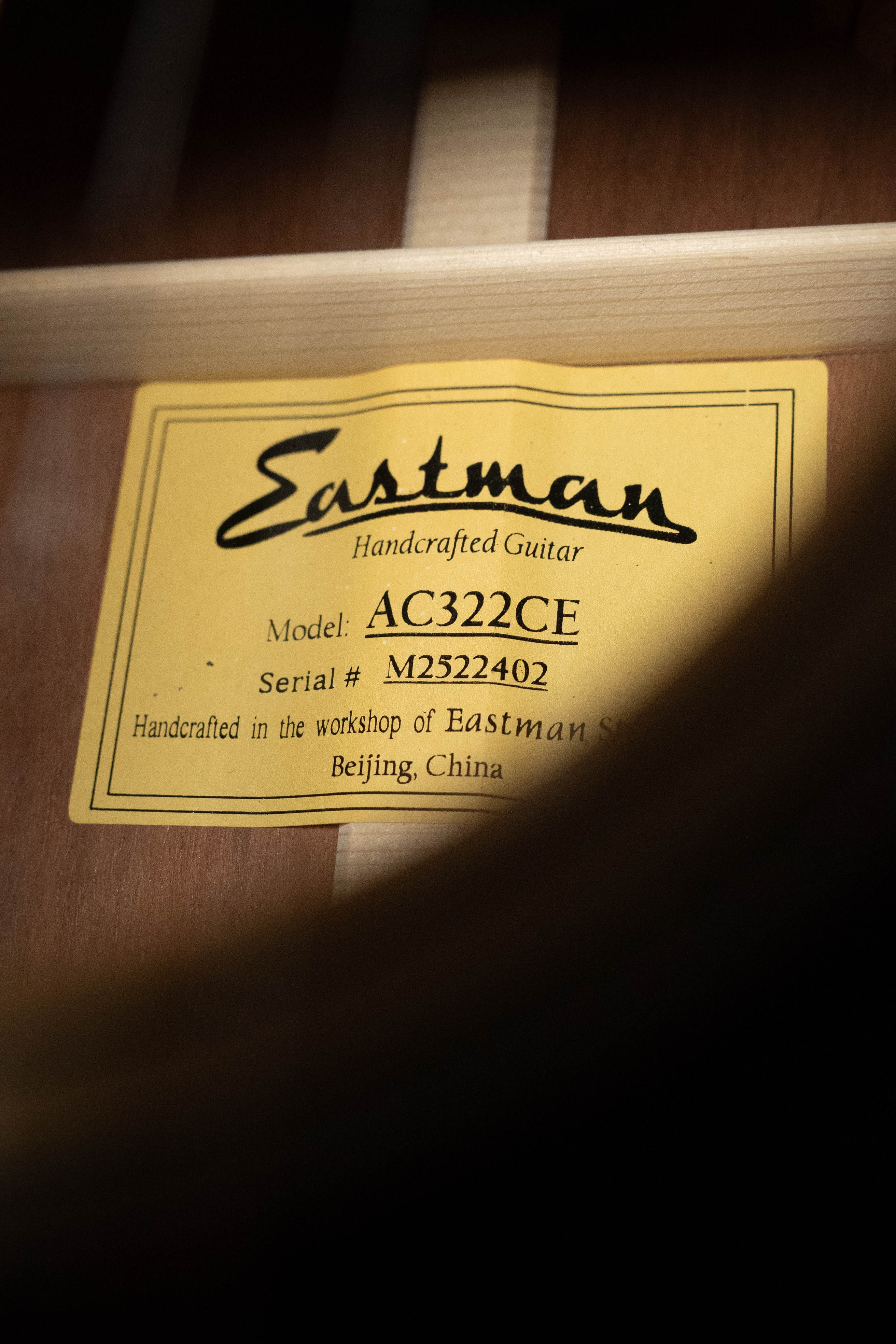 Eastman AC322CE Sitka/Mahogany Cutaway Grand Auditorium Guitar w/LR Baggs Pickup #2402