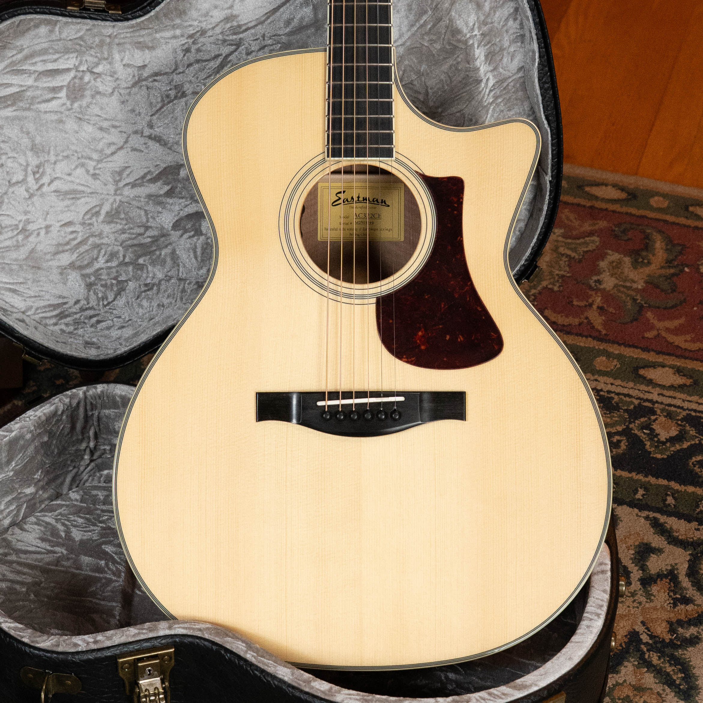 Eastman AC322CE Sitka/Mahogany Cutaway Grand Auditorium Guitar w/LR Baggs Pickup #3249