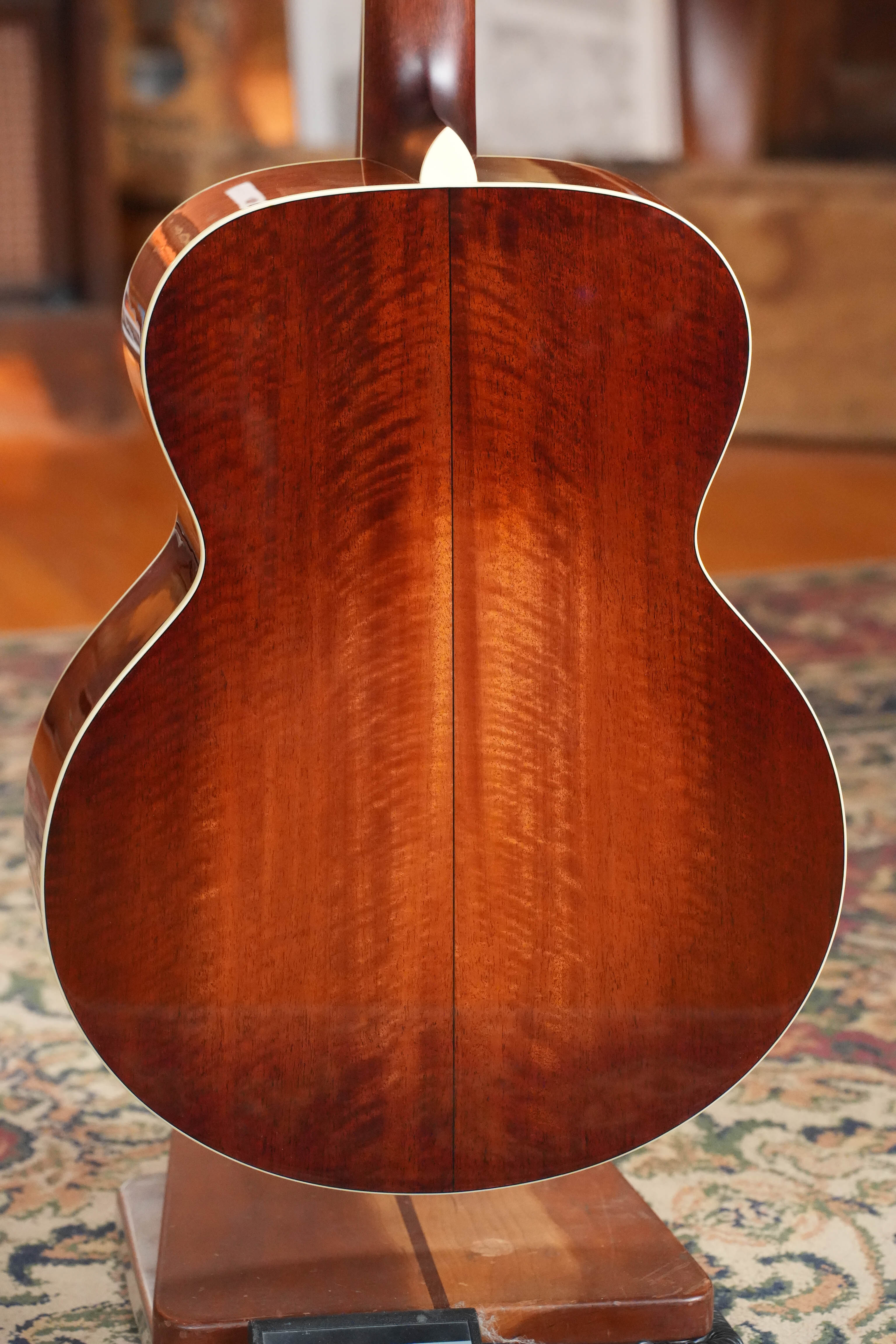 Eastman AC330E-12-SB Sitka/Mahogany Jumbo 12-String Sunburst Guitar w/LR Baggs Pickup #3425