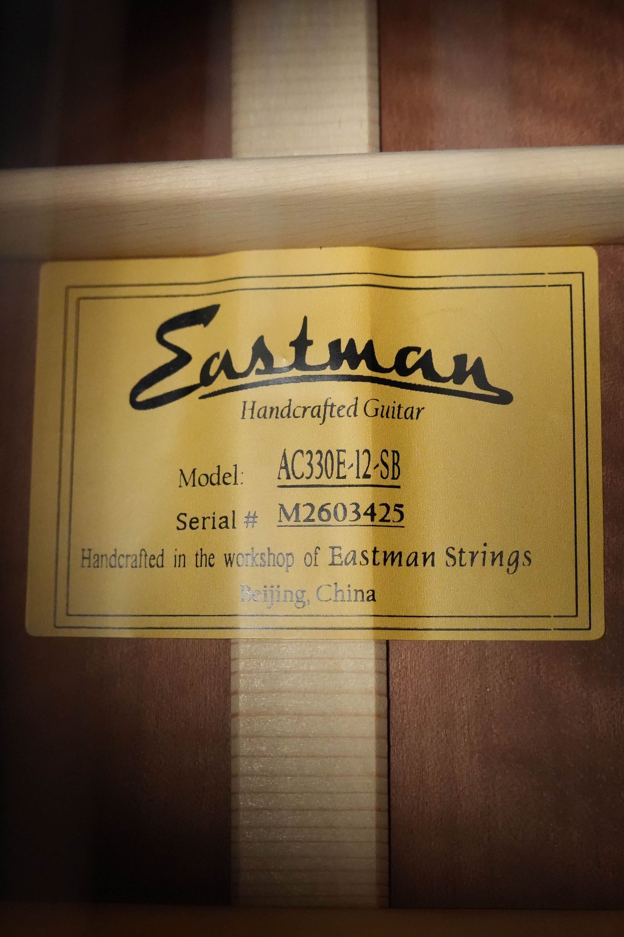 Eastman AC330E-12-SB Sitka/Mahogany Jumbo 12-String Sunburst Guitar w/LR Baggs Pickup #3425