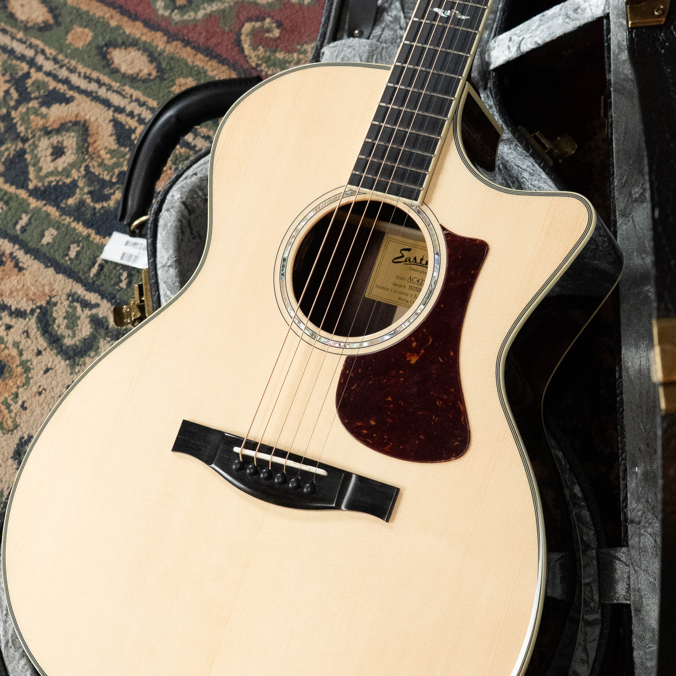 Eastman AC422CE Sitka/Rosewood Cutaway Grand Auditorium Guitar w/LR Baggs Pickup #9843