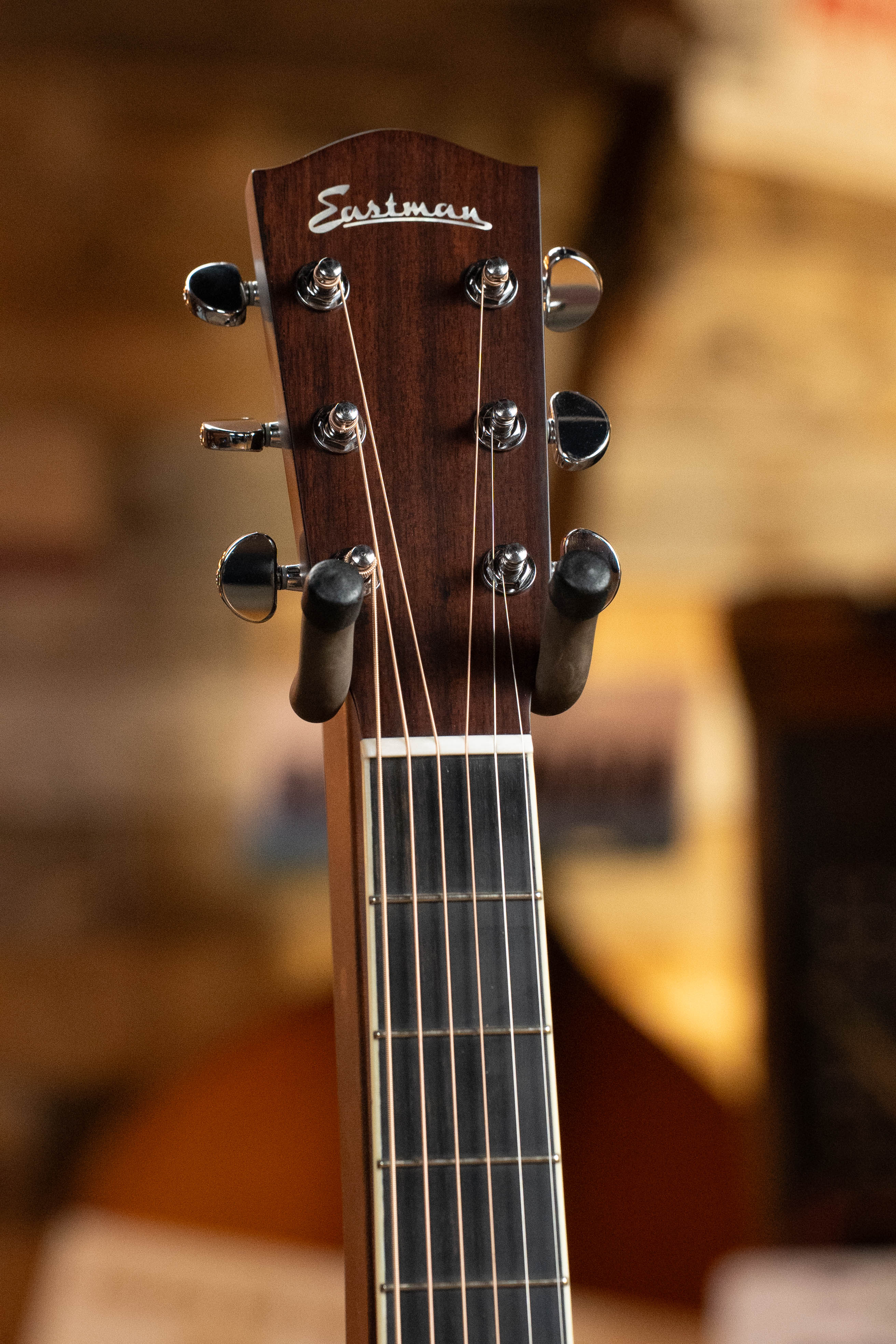 Eastman AC422CE Sitka/Rosewood Cutaway Grand Auditorium Guitar w/LR Baggs Pickup #9843