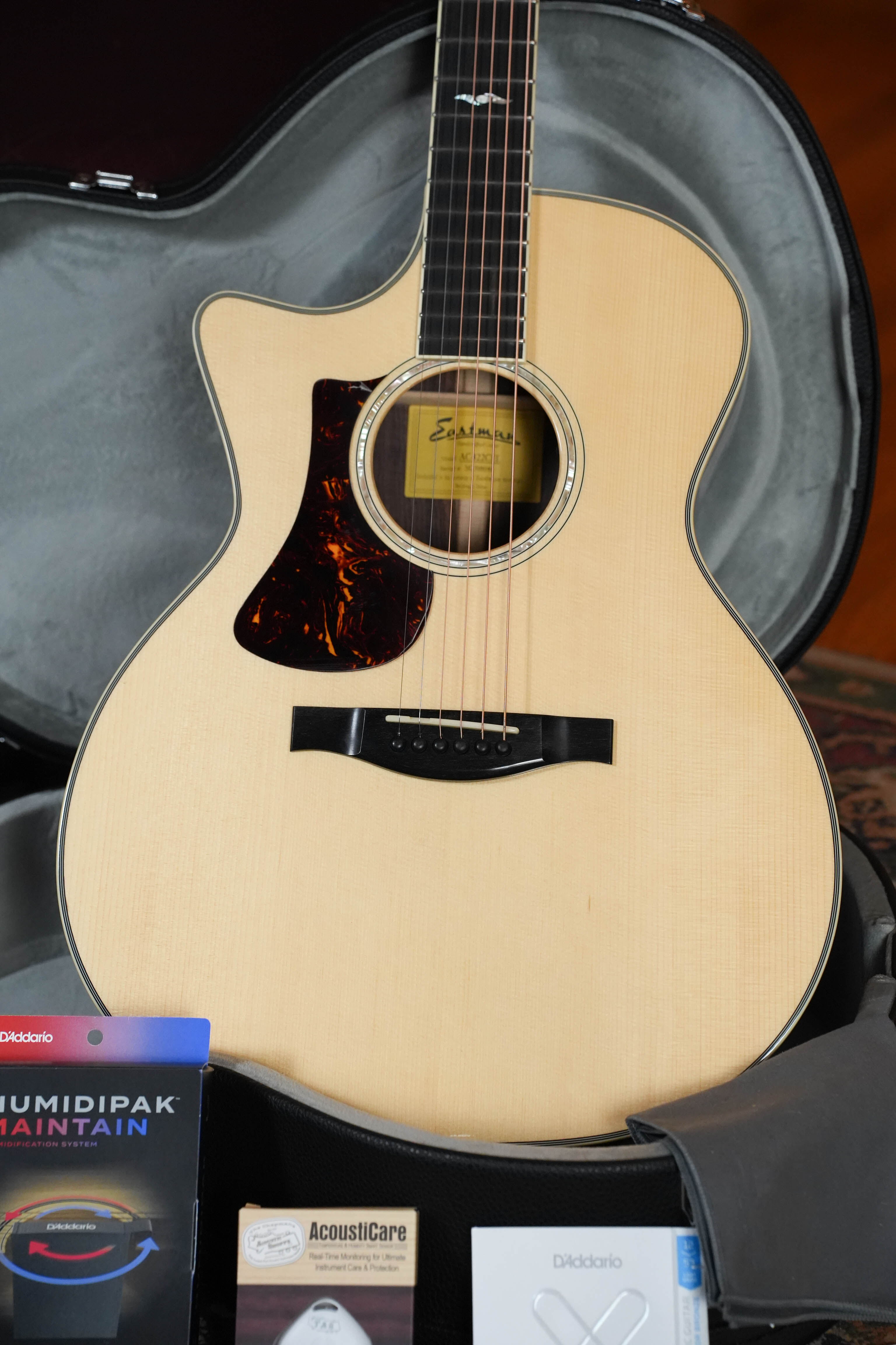 Eastman AC422LCE Sitka/Rosewood Left-Handed Cutaway Grand Auditorium Guitar w/LR Baggs Pickup #6040