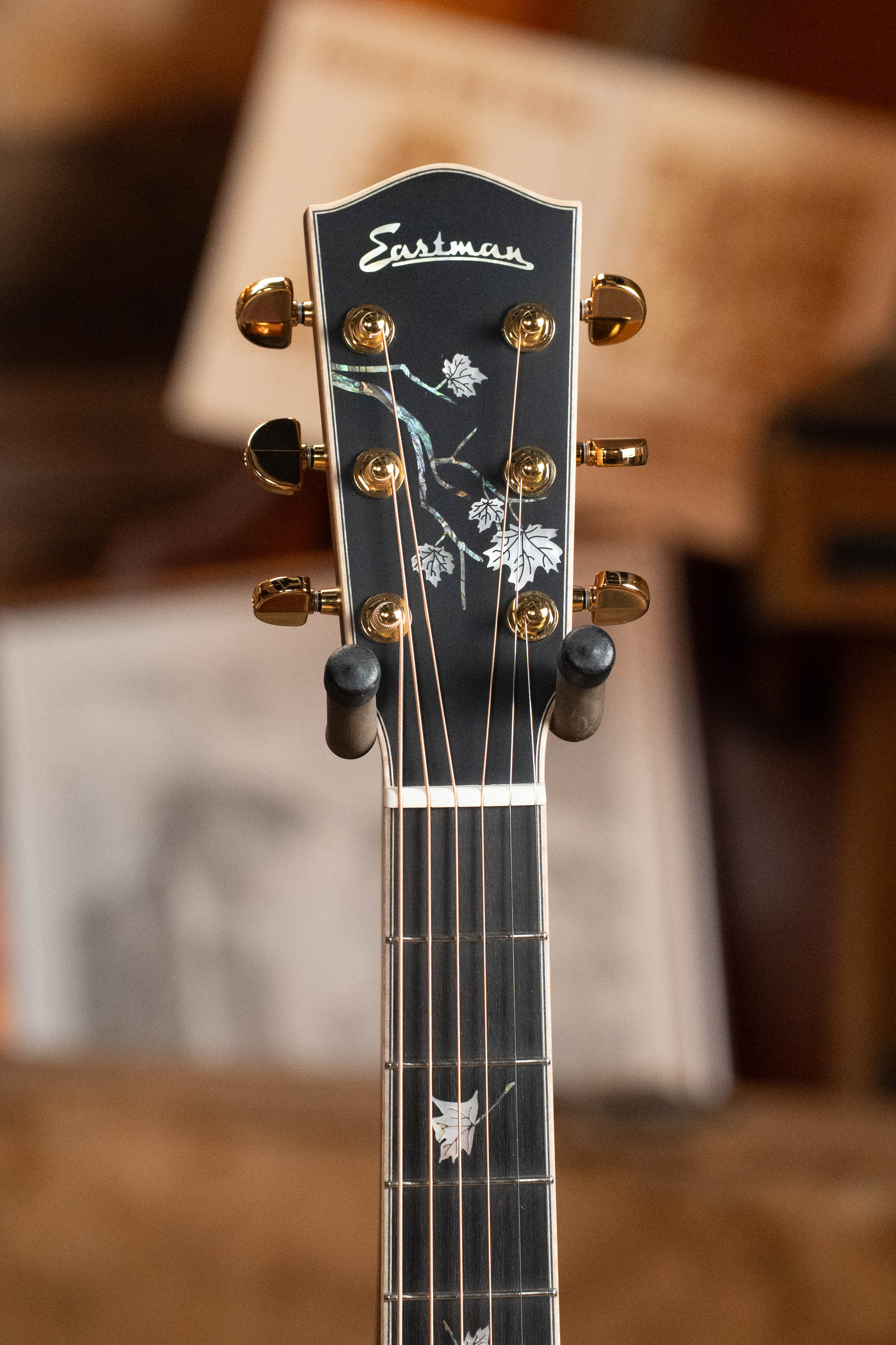 Eastman AC622CE-SB European Spruce/Flamed Maple Sunburst Grand Auditorium Guitar w/Chamfered Edge and Pickup #0568