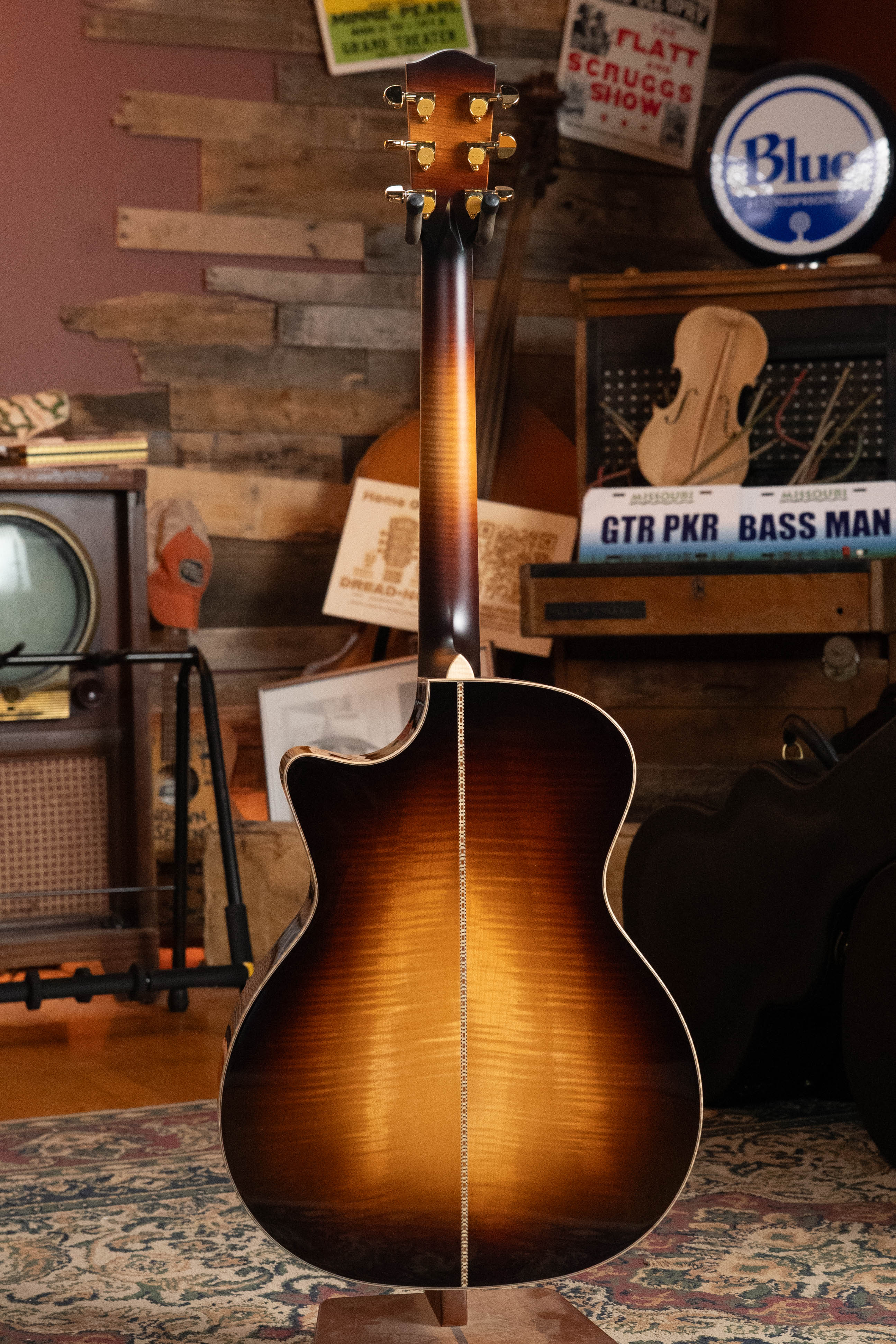 Eastman AC622CE-SB European Spruce/Flamed Maple Sunburst Grand Auditorium Guitar w/Chamfered Edge and Pickup #0568