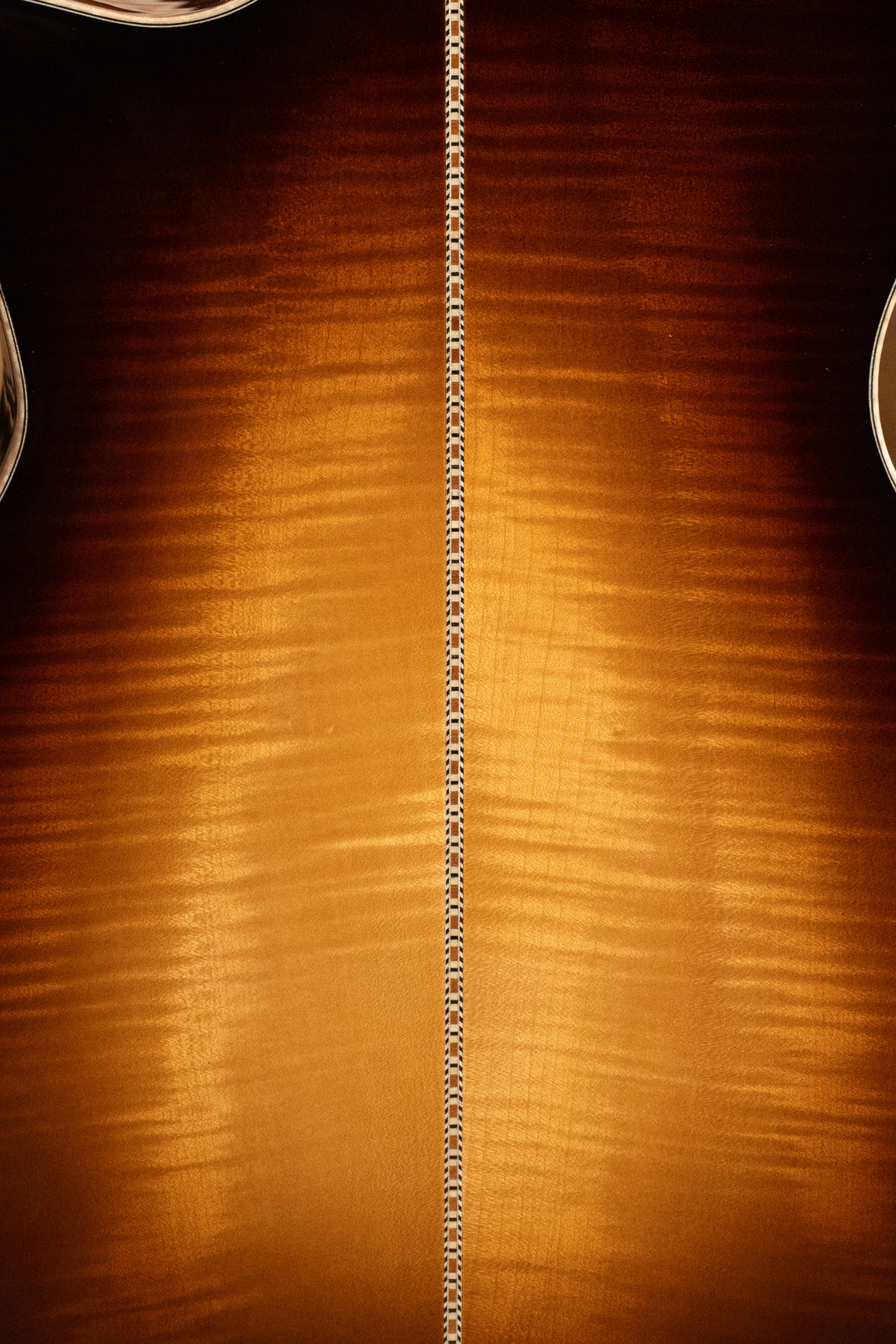 Eastman AC622CE-SB European Spruce/Flamed Maple Sunburst Grand Auditorium Guitar w/Chamfered Edge and Pickup #0568