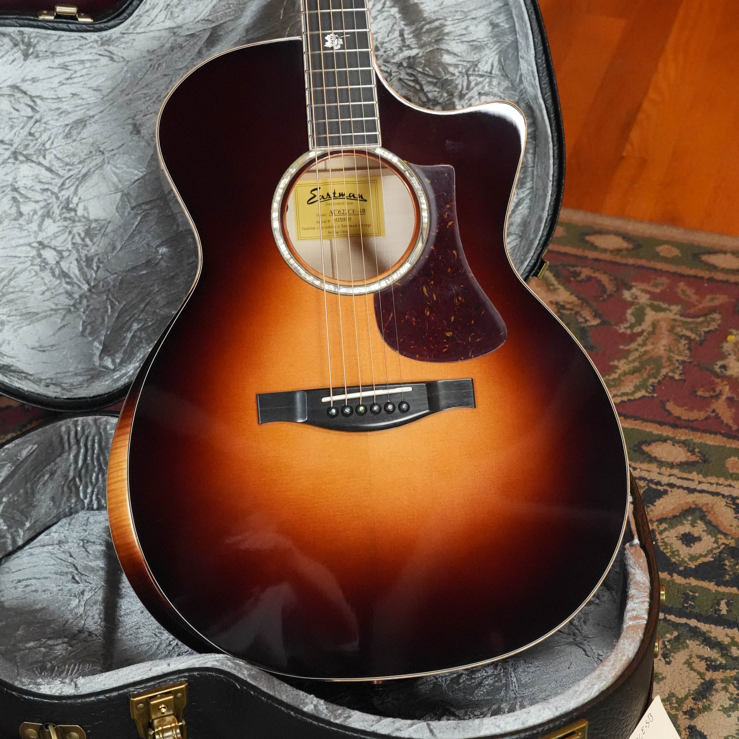 Eastman AC622CE-SB European Spruce/Flamed Maple Sunburst Grand Auditorium Guitar w/Chamfered Edge and Pickup #9335