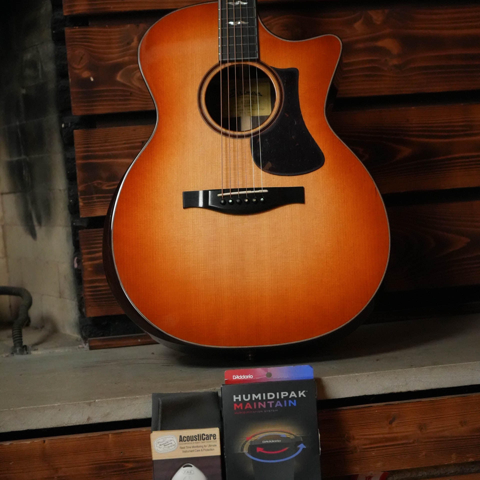 Eastman AC722CE-DF Dakota Fade Finish Grand Auditorium Guitar w/LR Baggs Pickup #1087
