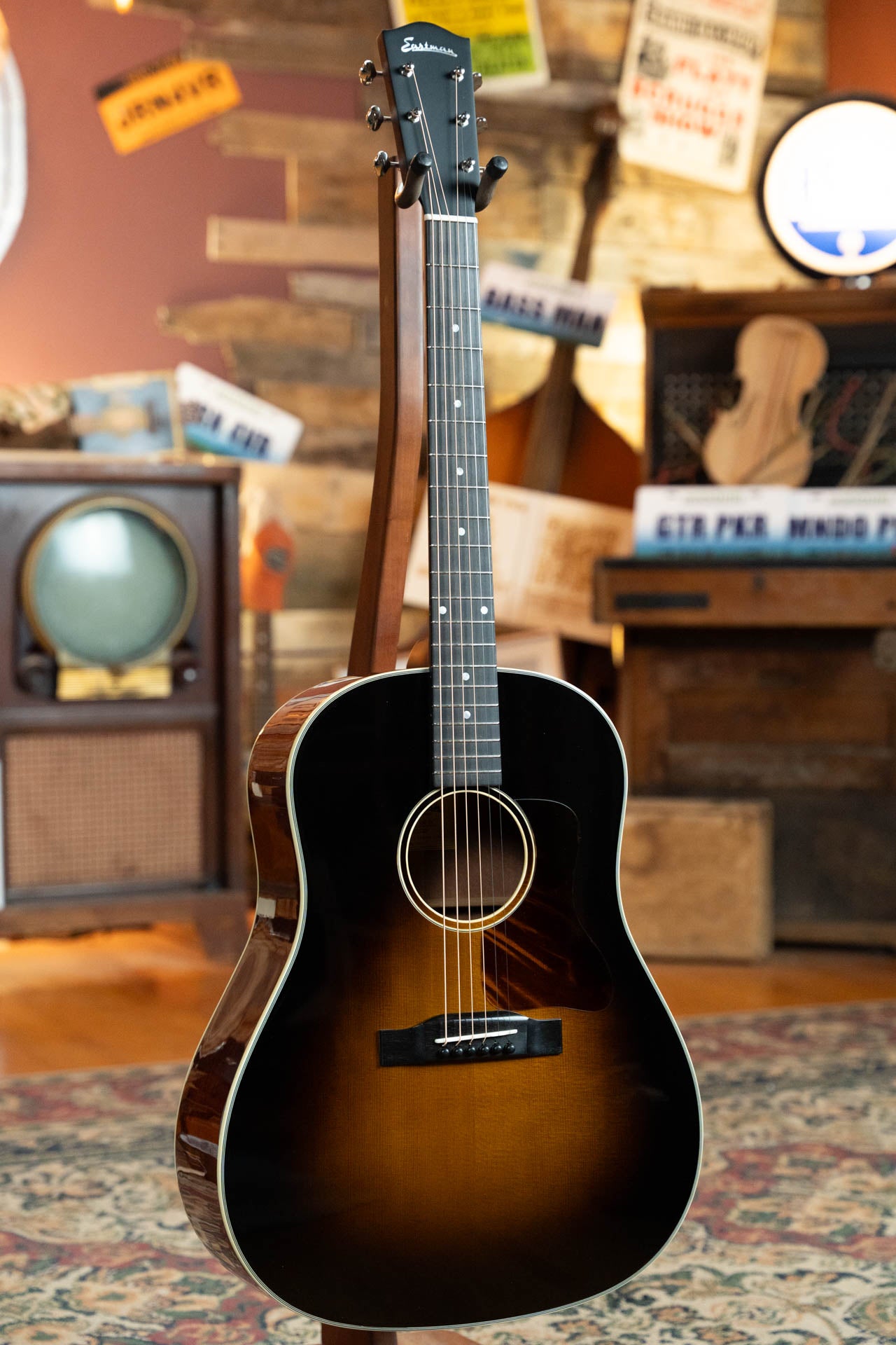 Eastman E10SS-TC Thermo-Cured Adirondack/Mahogany Sunburst Slope Shoulder Dreadnought Acoustic Guitar #3226