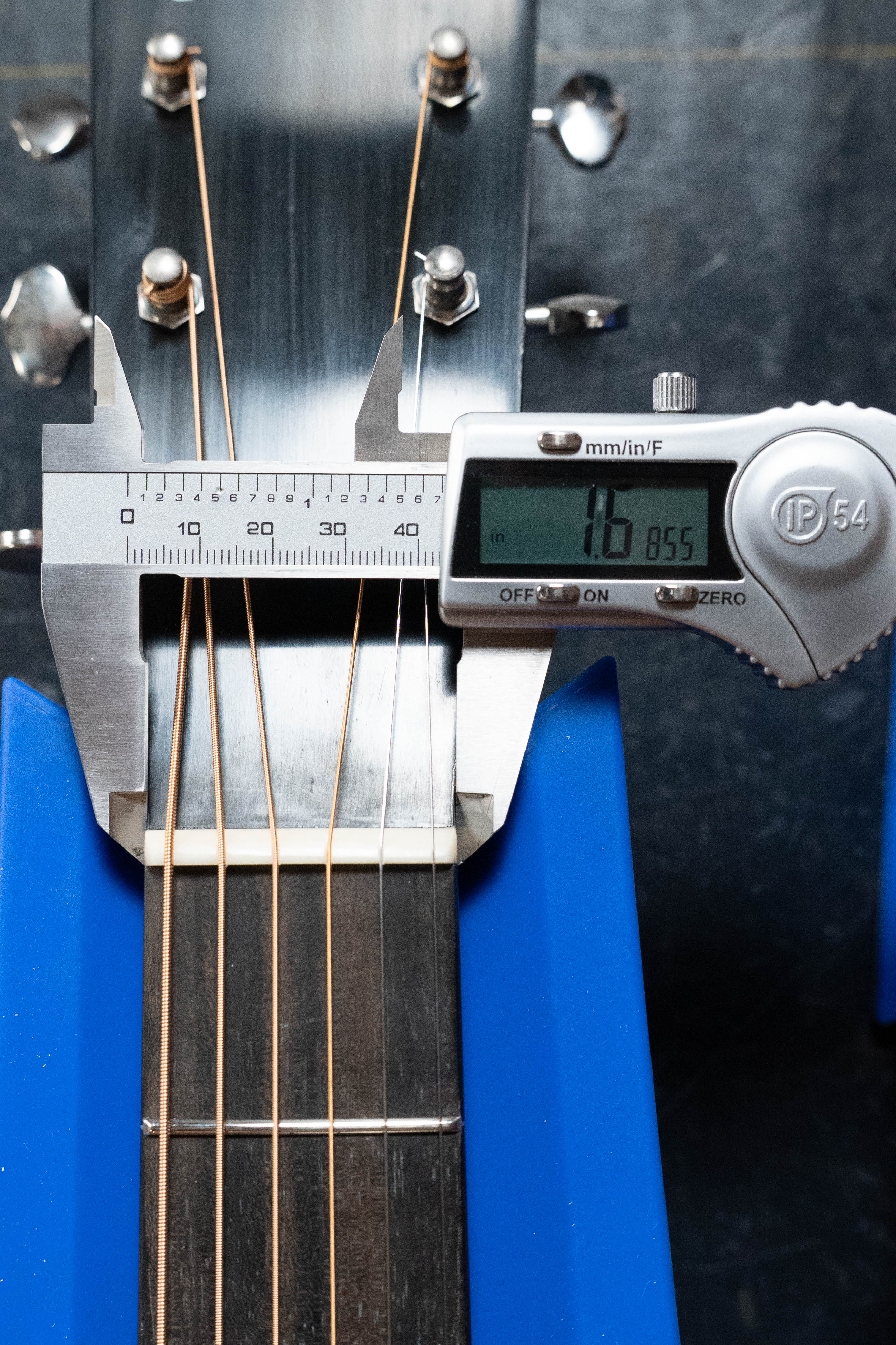 Eastman E10SS/V Adirondack/Mahogany Antique Classic Finish Slope Shoulder Dreadnought Acoustic Guitar #0361