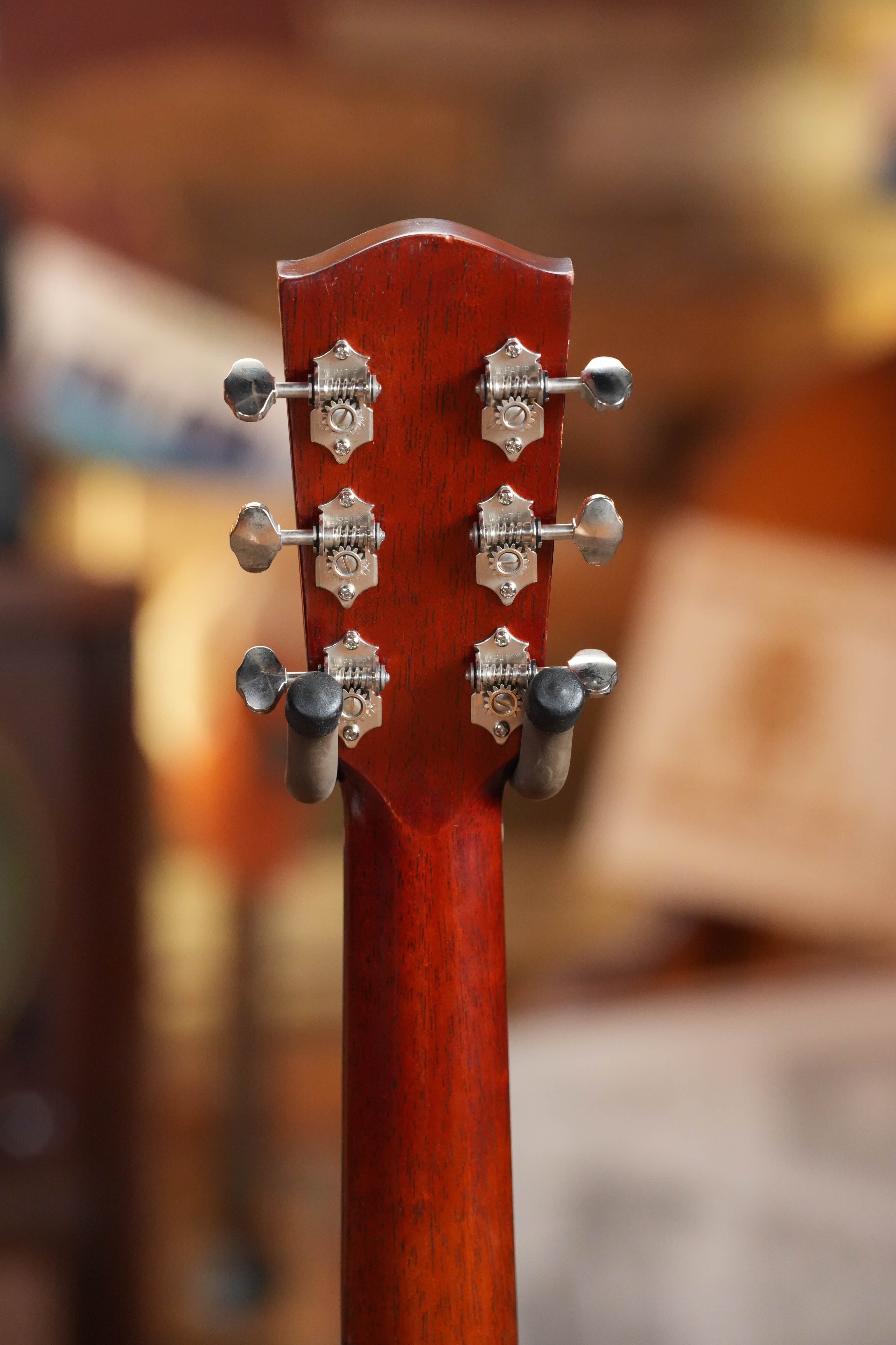 Eastman E10SS/V Adirondack/Mahogany Antique Classic Finish Slope Shoulder Dreadnought Acoustic Guitar #0366