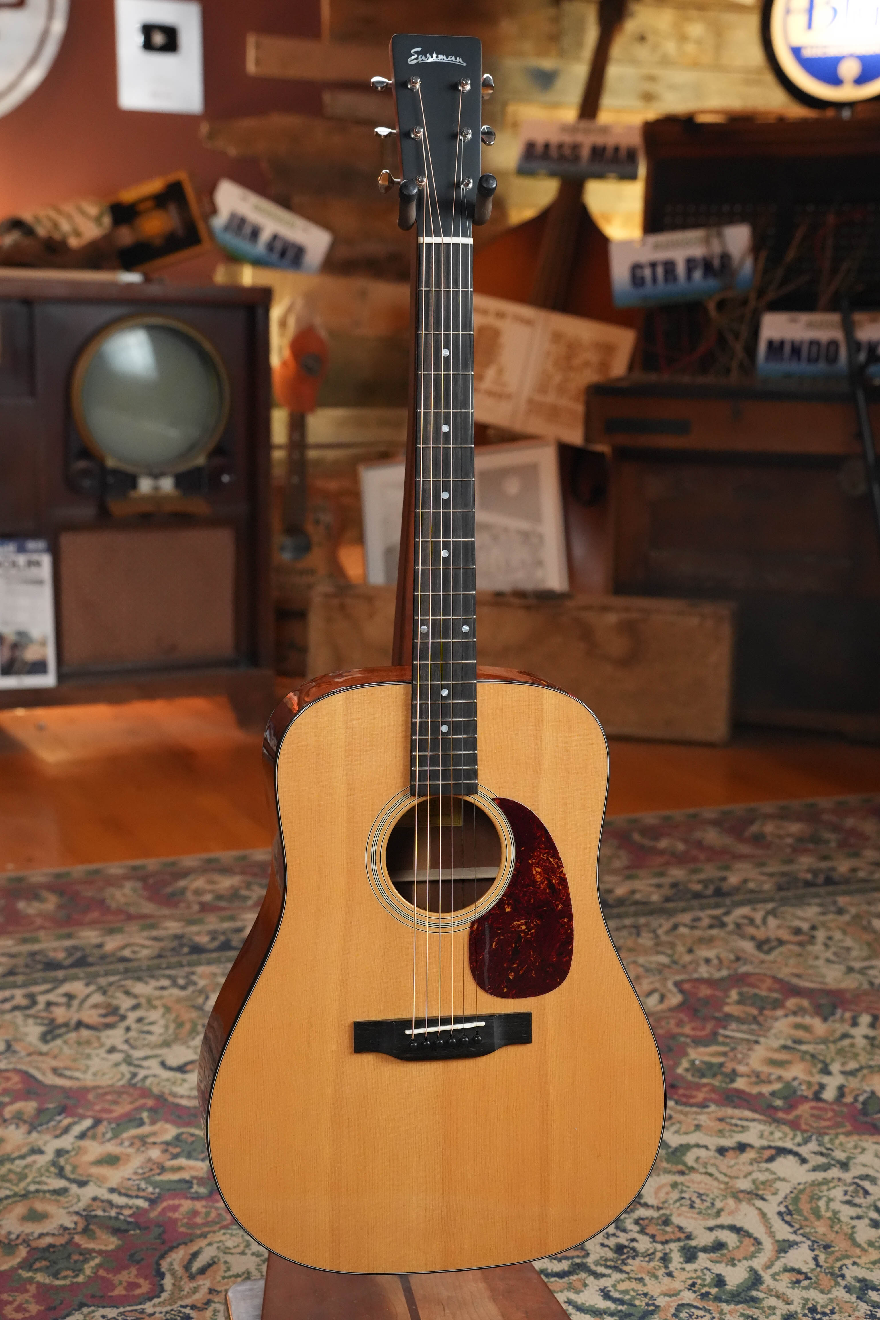 Eastman E1D-DLX Natural Gloss Dreadnought Acoustic Guitar w/Electronics #6217