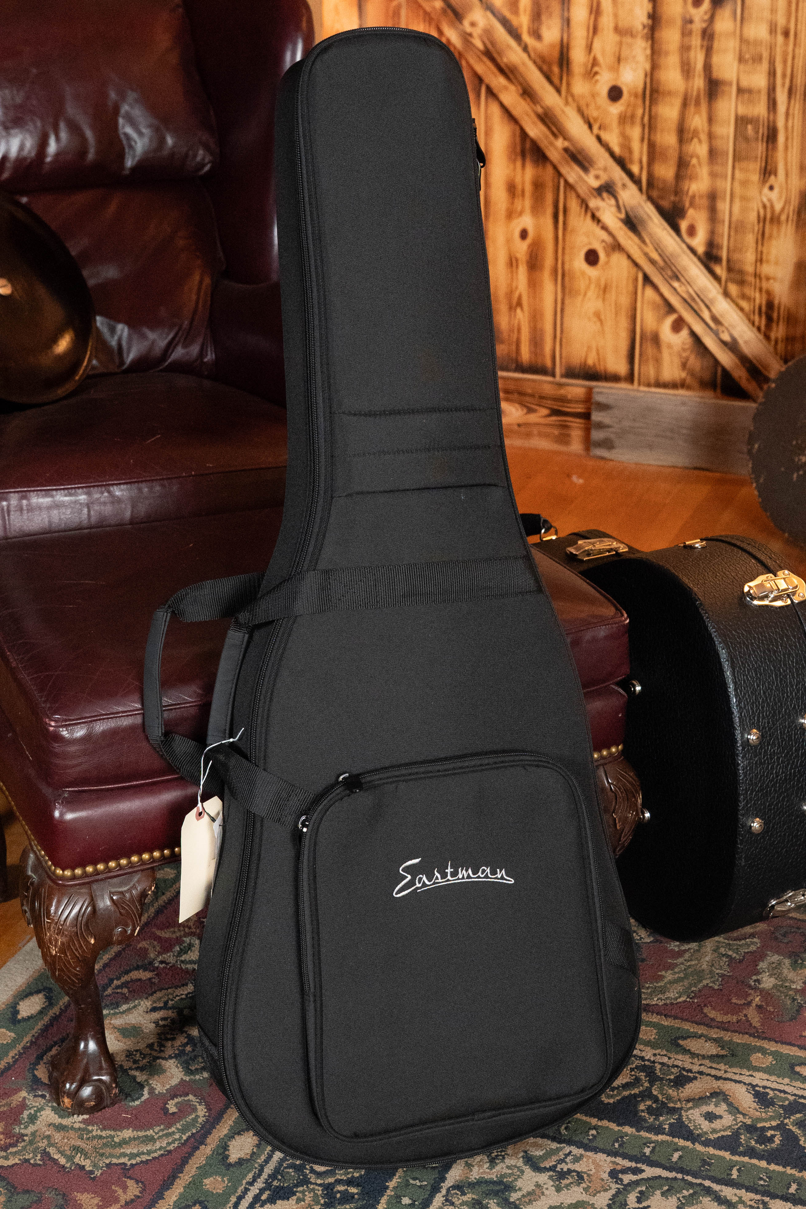 Eastman E1OM-CLA All Solid Sitka/Sapele Classic Finish Orchestra Model Acoustic Guitar #7774