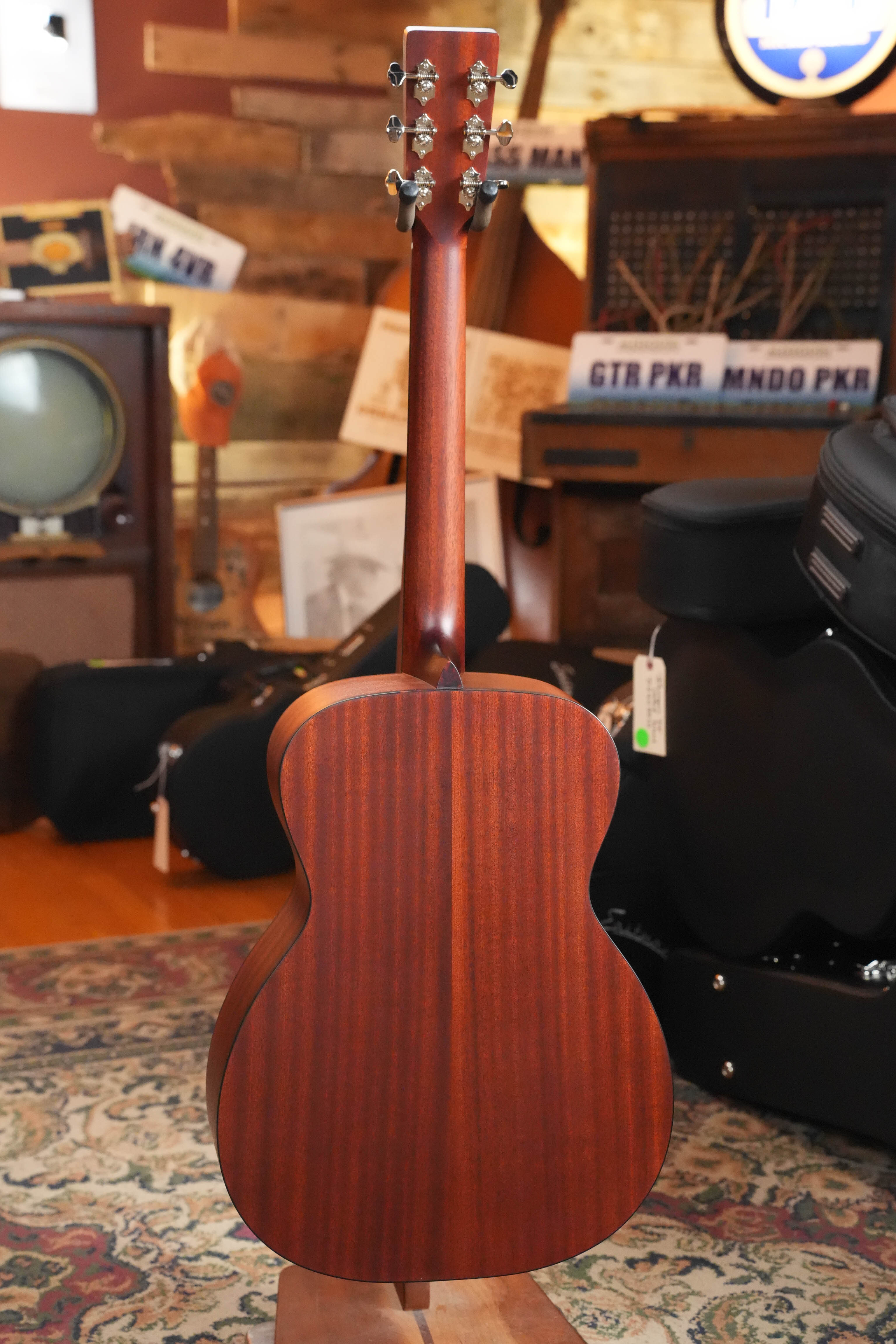 Eastman E1OM-CLA All Solid Sitka/Sapele Classic Finish Orchestra Model Acoustic Guitar #9268