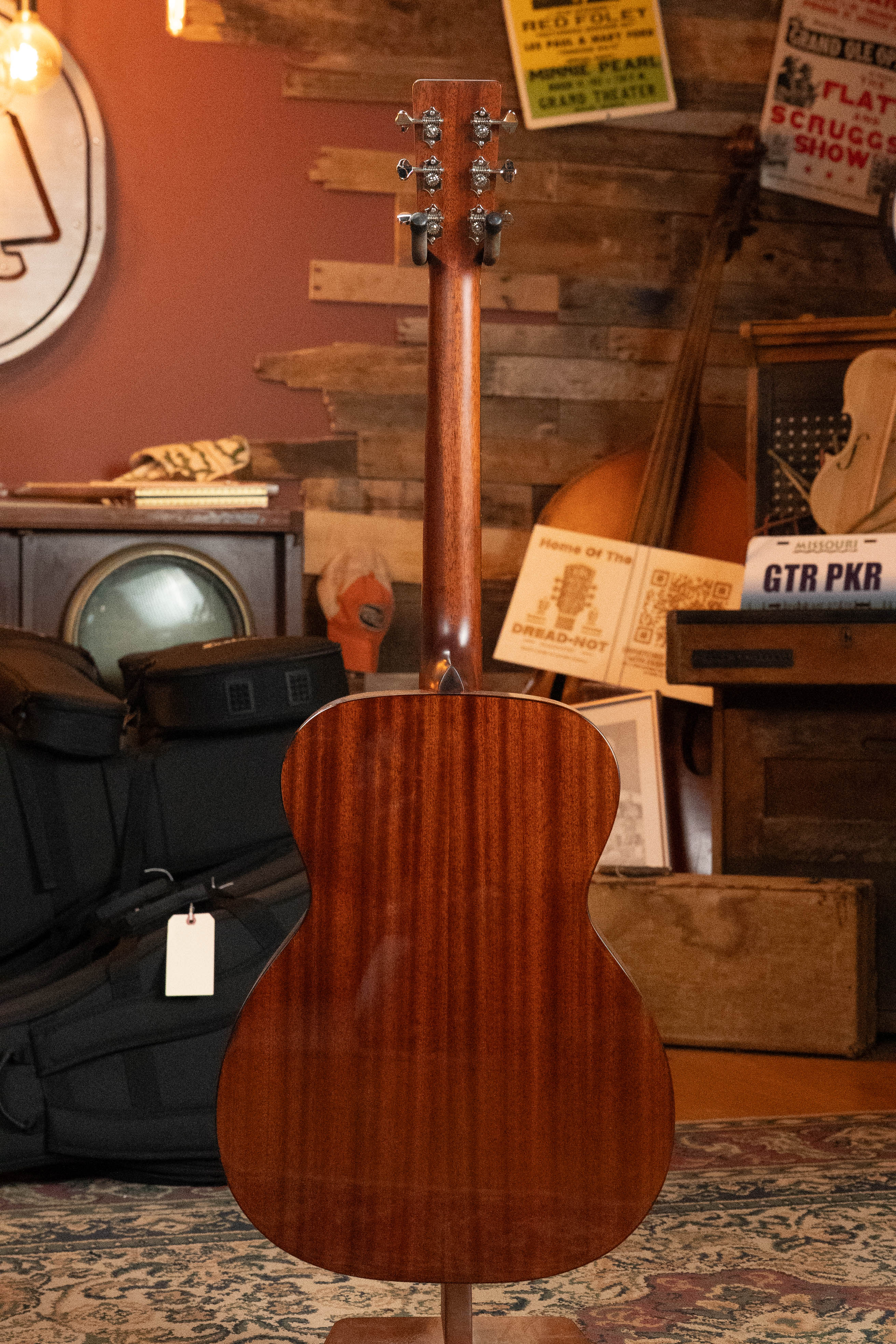 Eastman E1OM-DLX All Solid Sitka/Sapele Guitar w/Fishman Pickup #4848