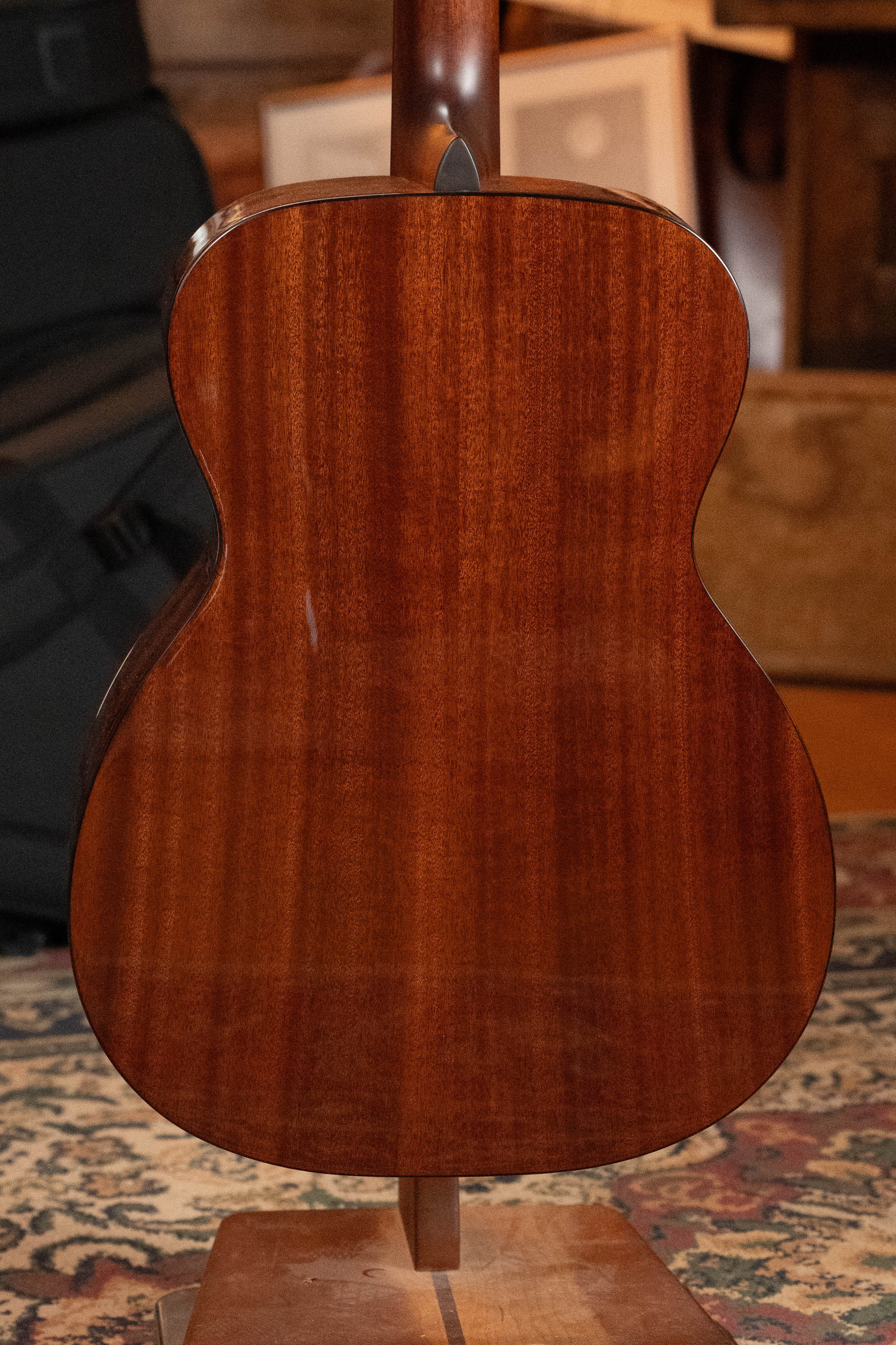 Eastman E1OM-DLX All Solid Sitka/Sapele Guitar w/Fishman Pickup #5651