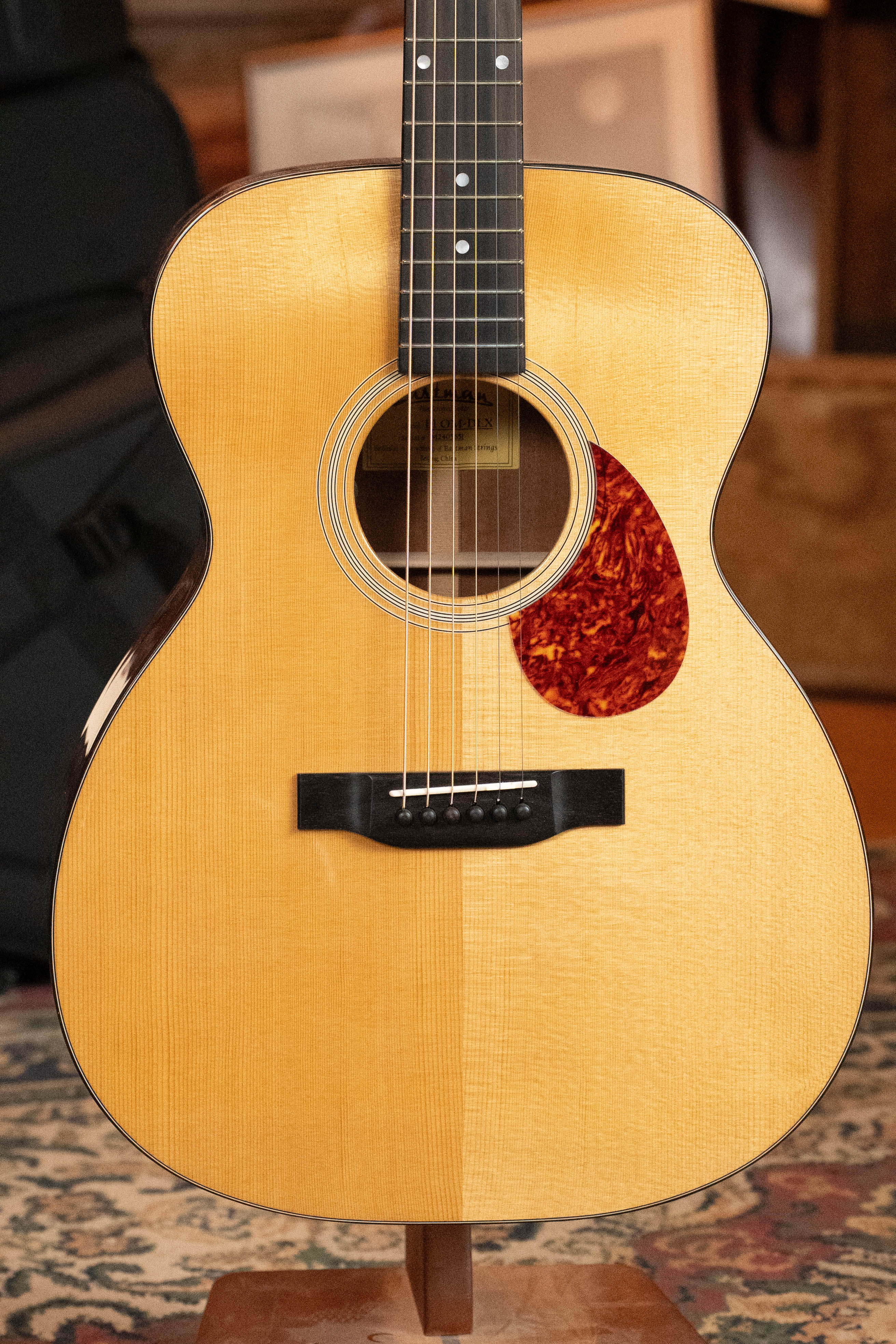 Eastman E1OM-DLX All Solid Sitka/Sapele Guitar w/Fishman Pickup #5651