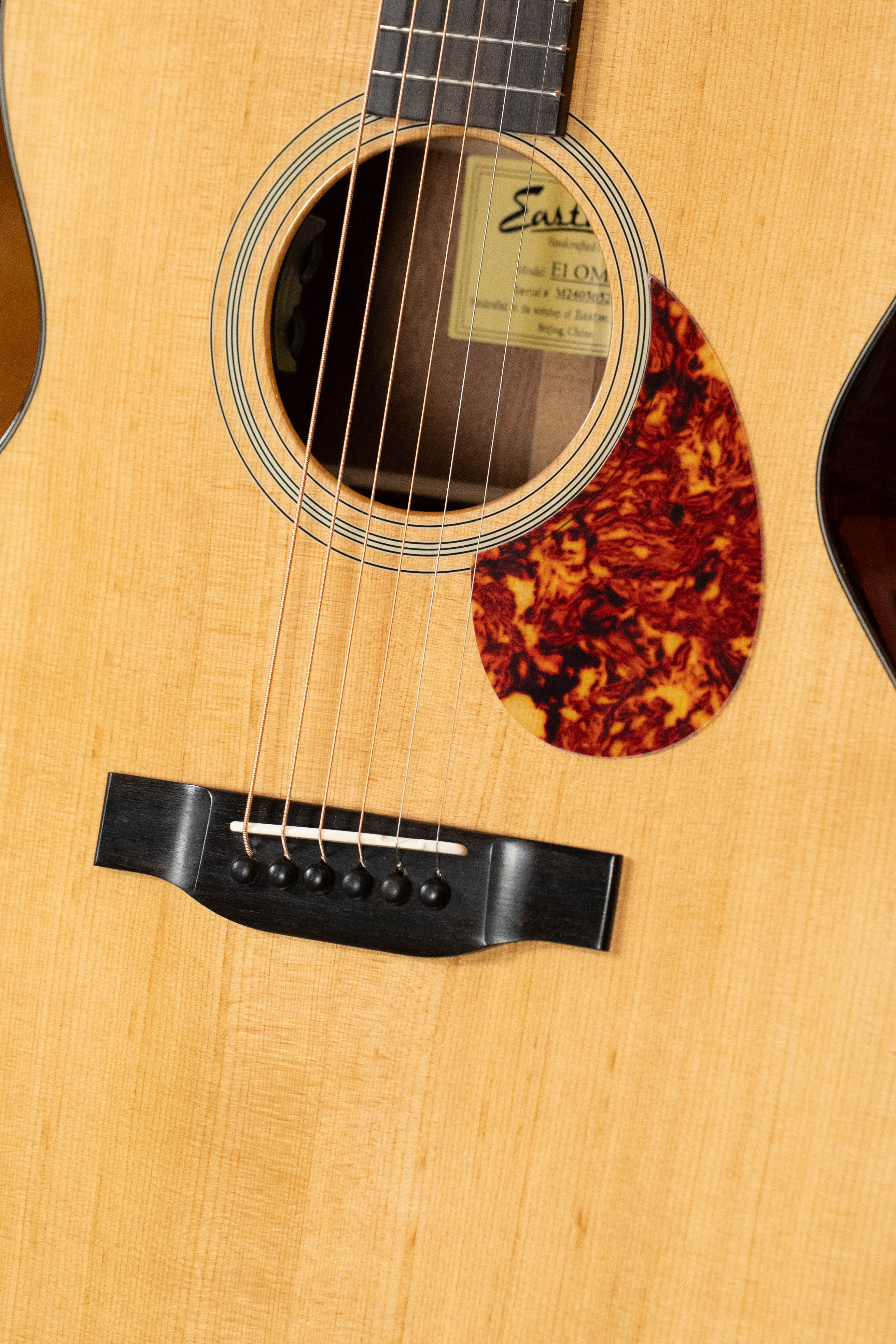 Eastman E1OM-DLX All Solid Sitka/Sapele OM Guitar w/Fishman Pickup #5652