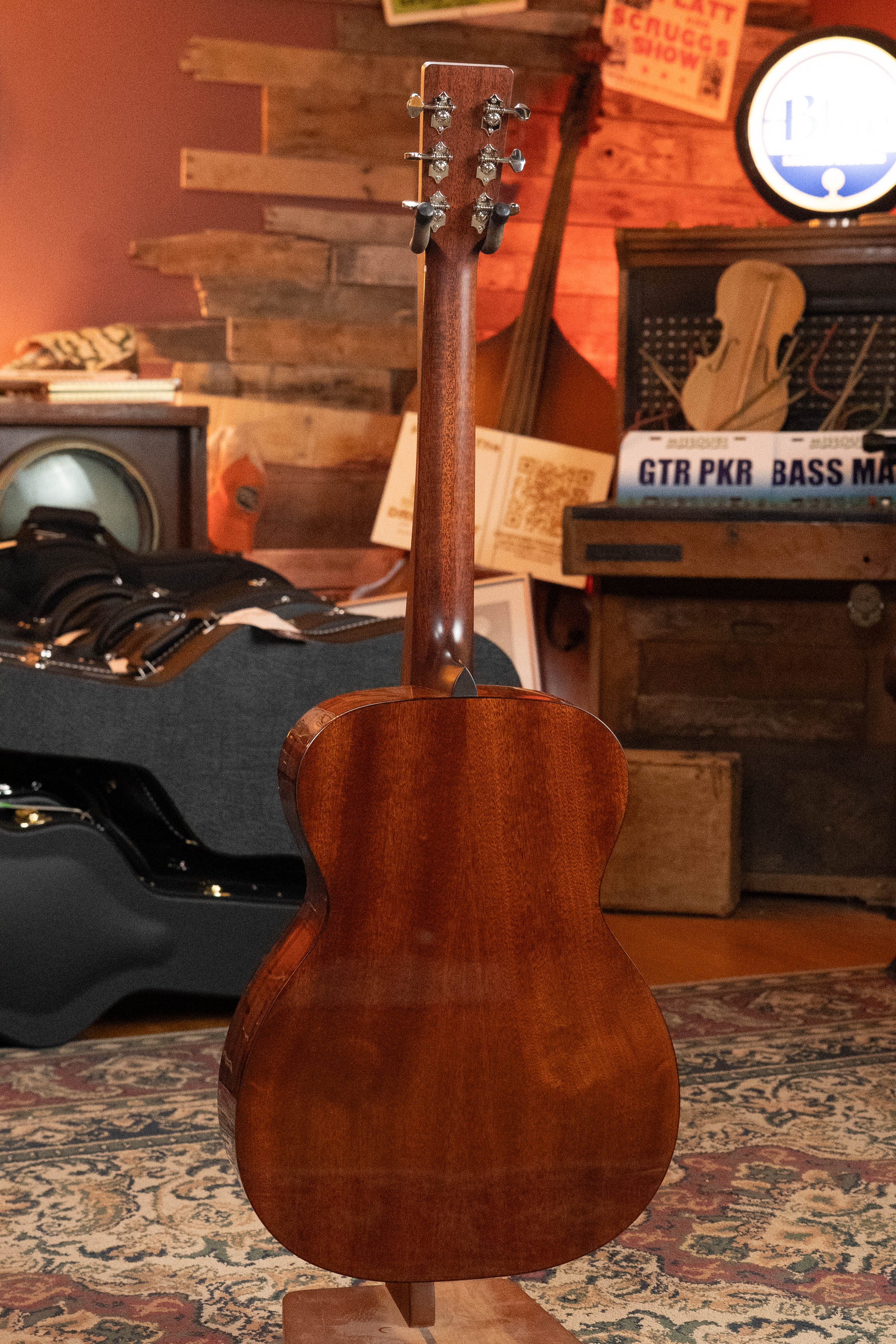 Eastman E1OM-DLX All Solid Sitka/Sapele OM Guitar w/Fishman Pickup #5652