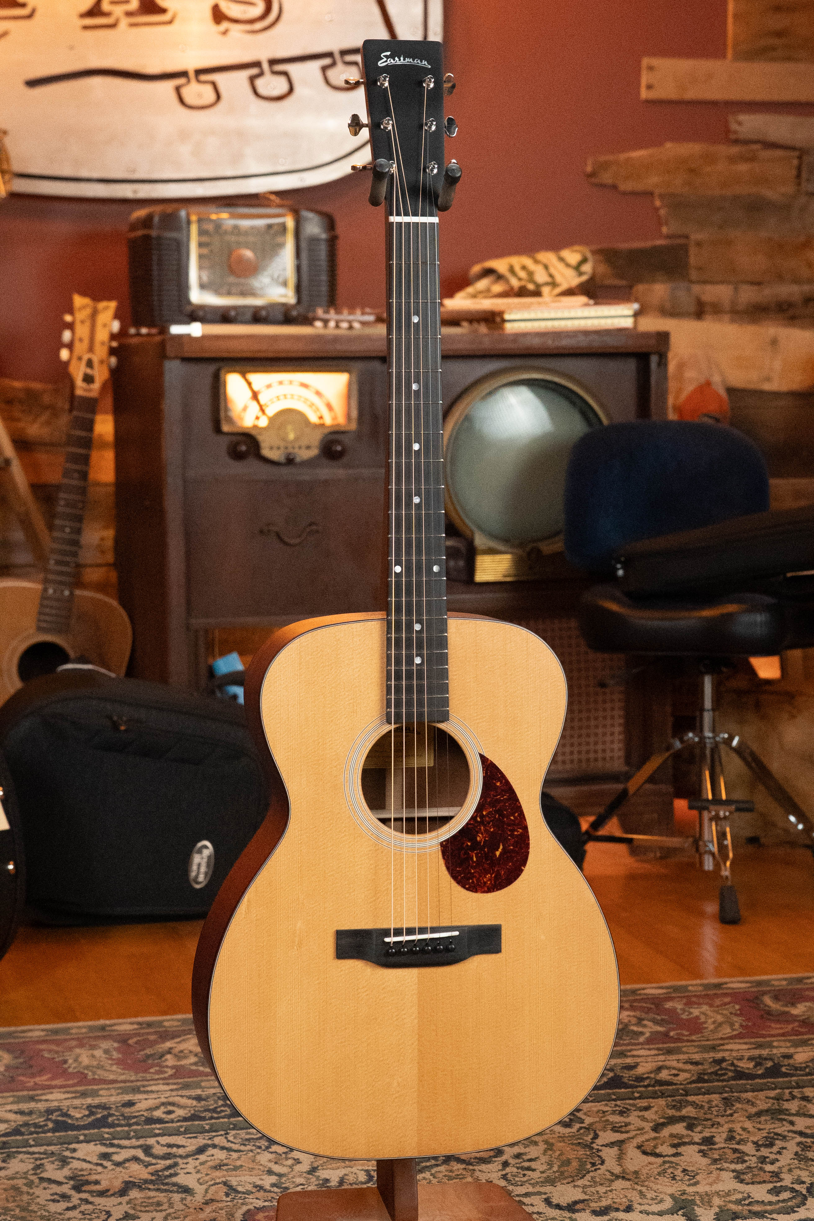 Eastman E1OM All Solid Sitka/Sapele Orchestra Model Acoustic Guitar #8717