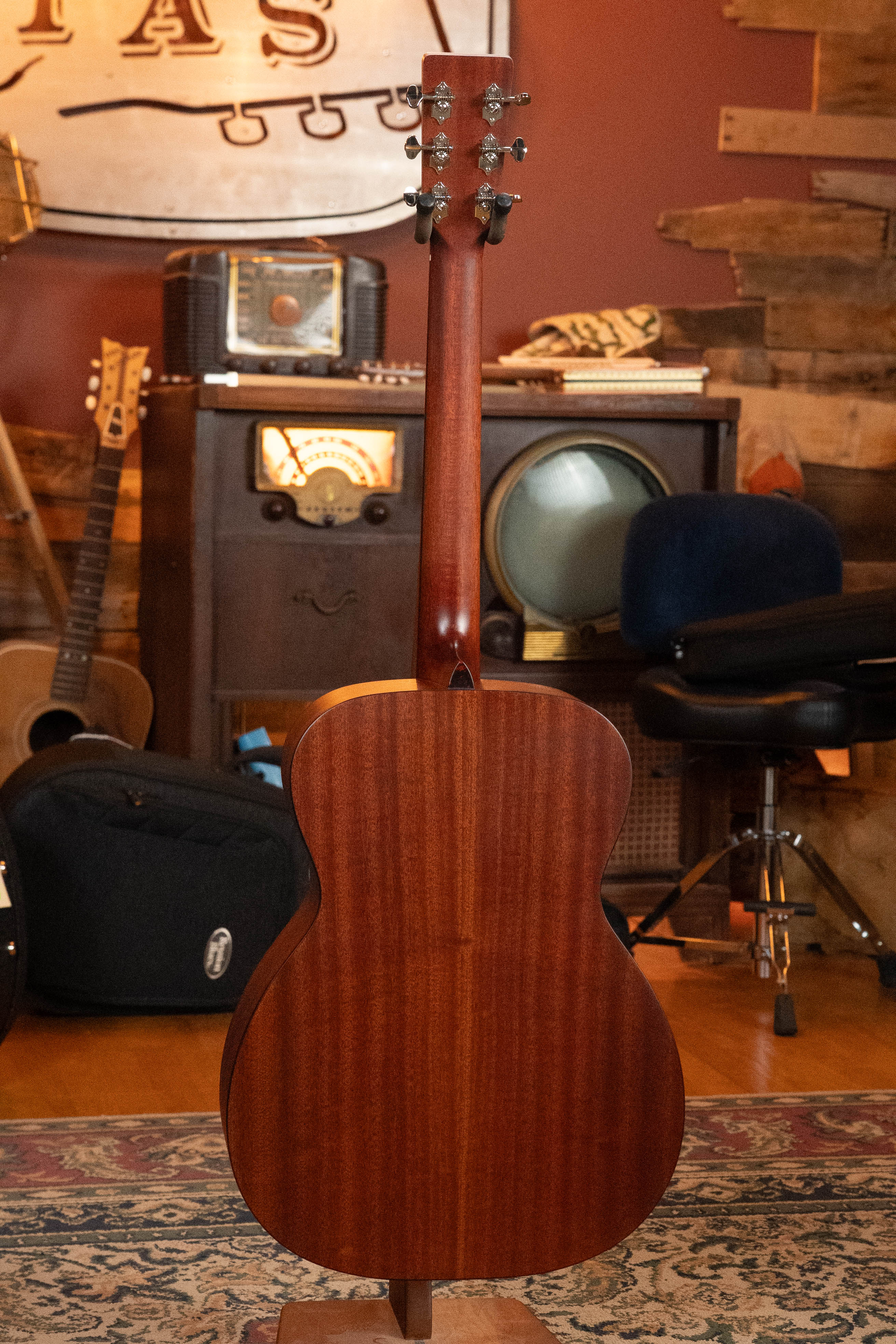 Eastman E1OM All Solid Sitka/Sapele Orchestra Model Acoustic Guitar #8717