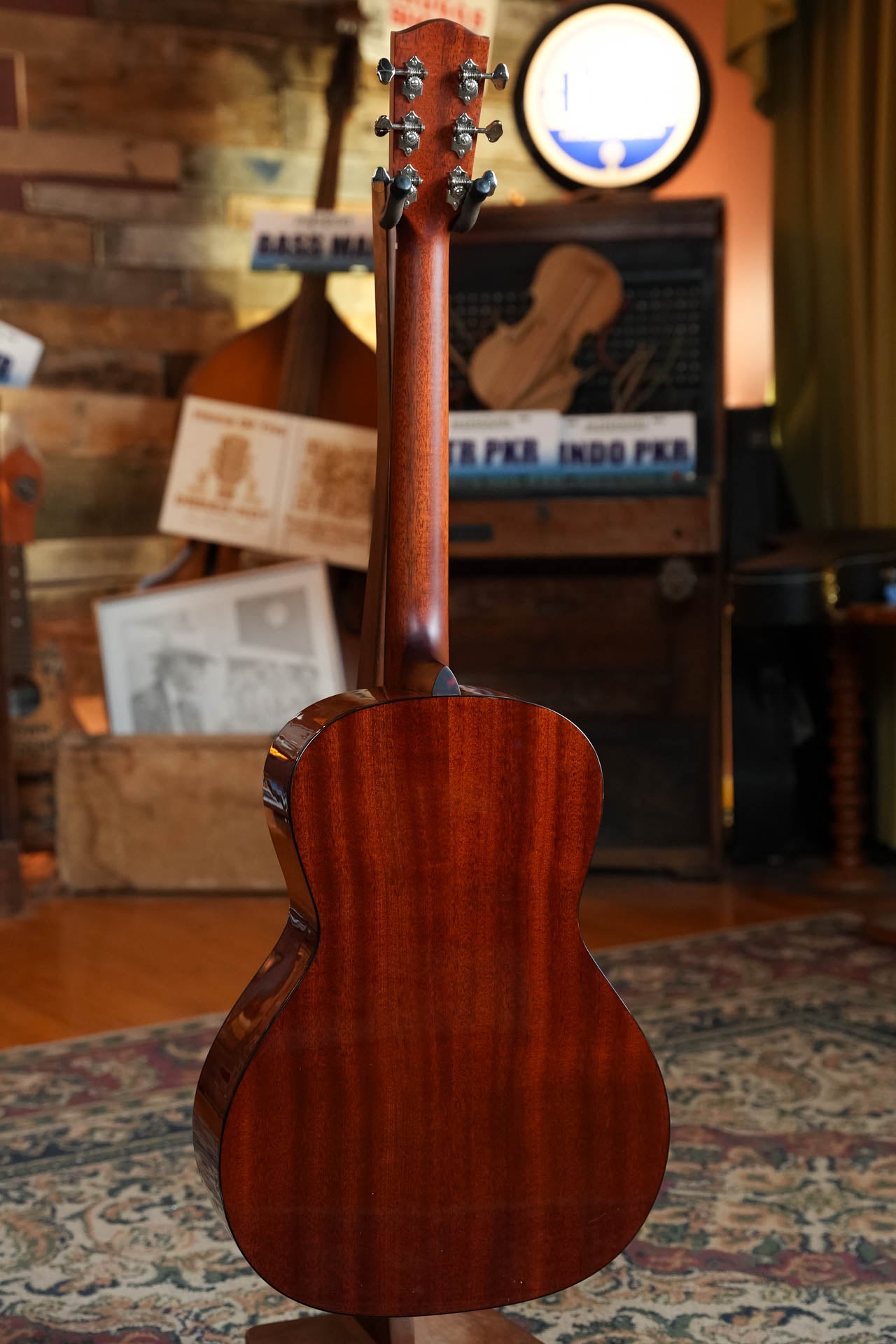 Eastman E1OOSS-DLX-SB Sitka/Sapele Sunburst Slope Shoulder Guitar w/Fishman Pickup #3852