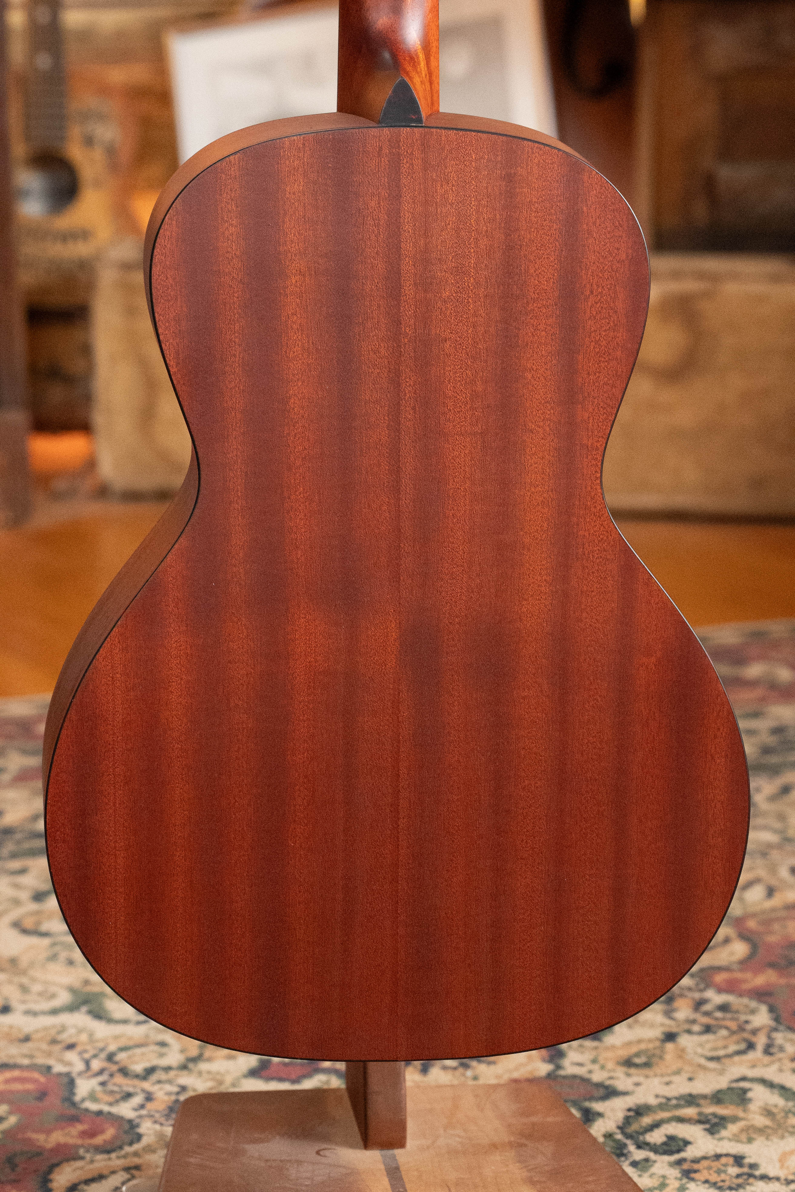 Eastman E1OOSS-SB Sitka/Sapele Sunburst OO Slope Shoulder Acoustic Guitar #0106