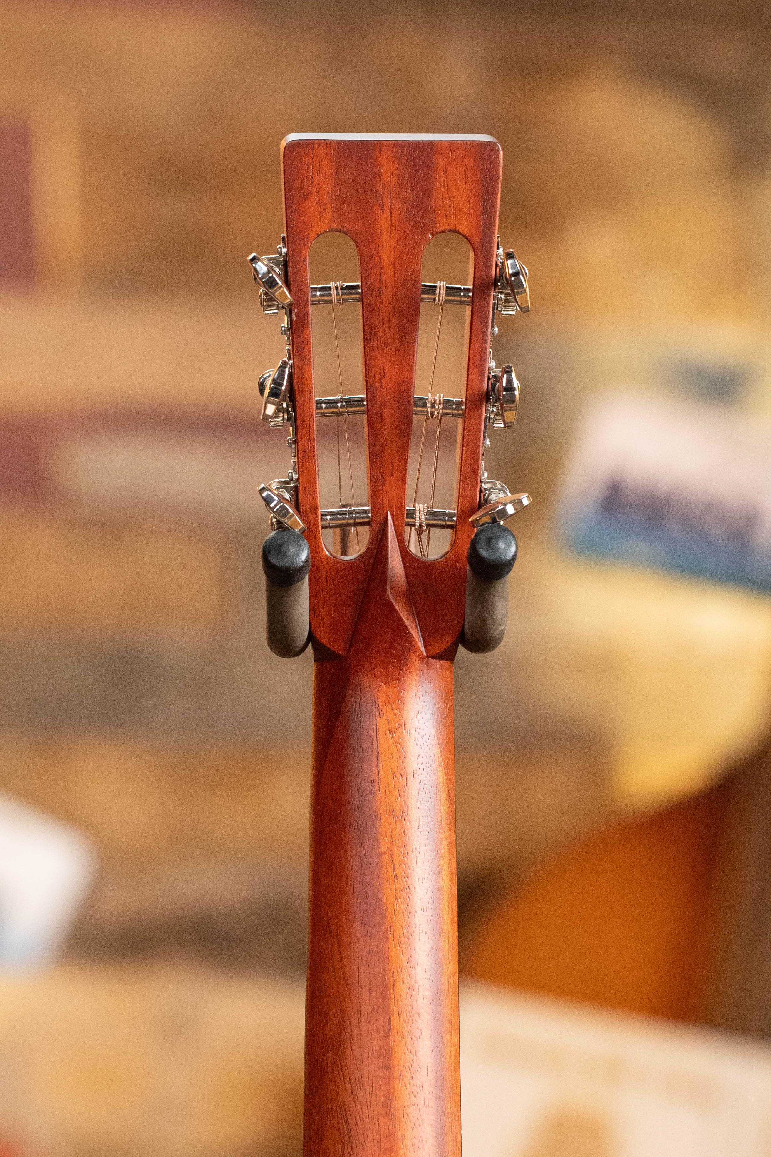 Eastman E1P-CLA Sitka/Sapele Classic Finish Parlor Acoustic Guitar #5737