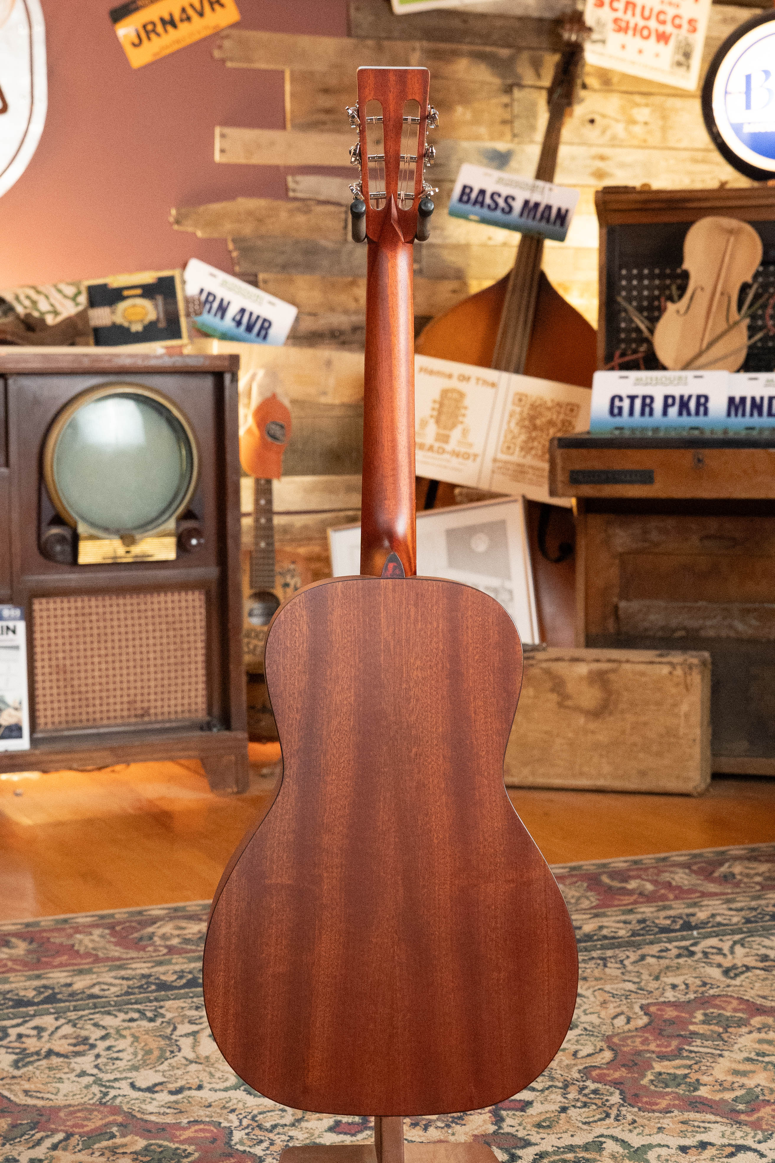 Eastman E1P-CLA Sitka/Sapele Classic Finish Parlor Acoustic Guitar #5737