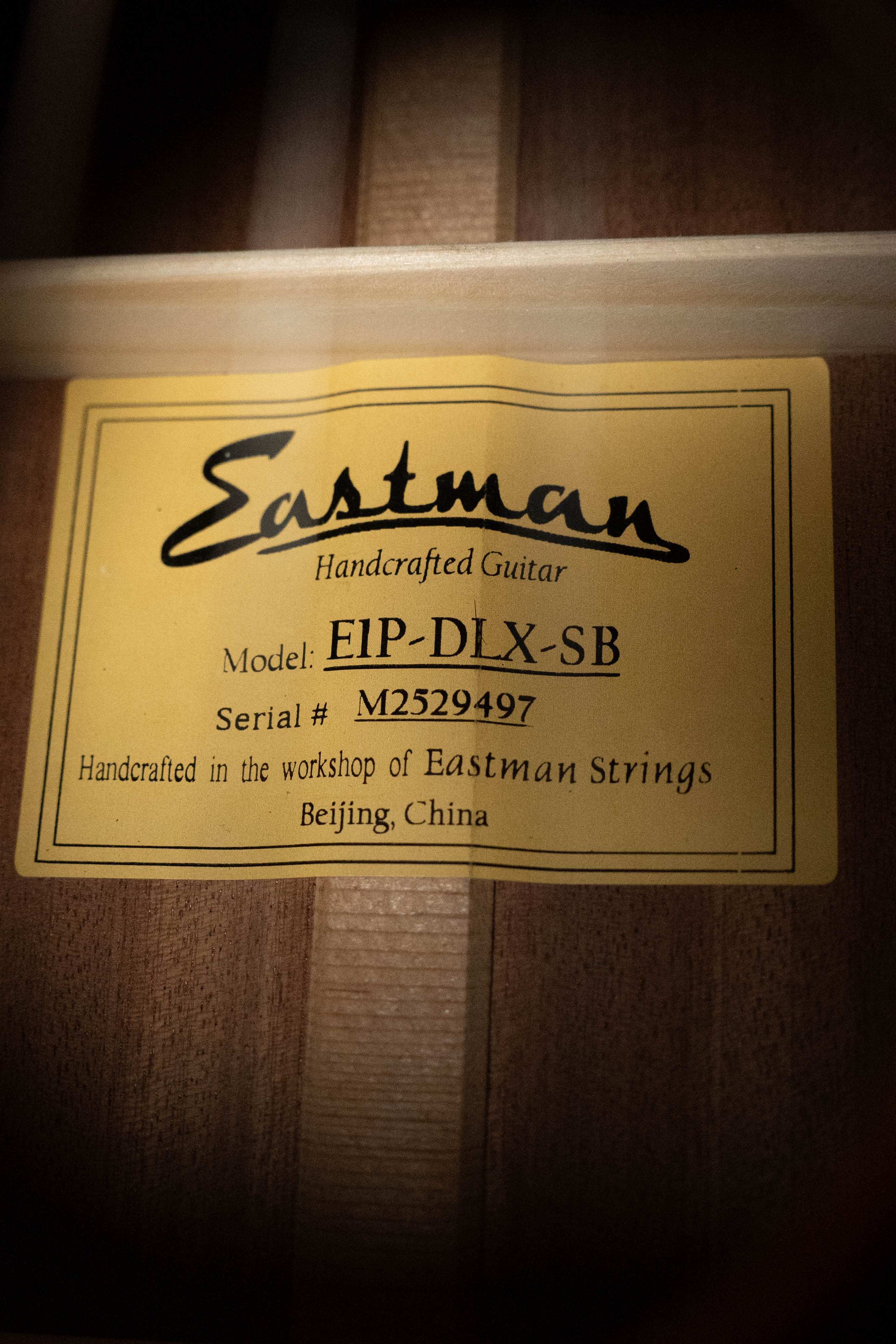 Eastman E1P-DLX-SB Sitka/Sapele Sunburst Parlor Guitar w/Fishman Pickup #9497