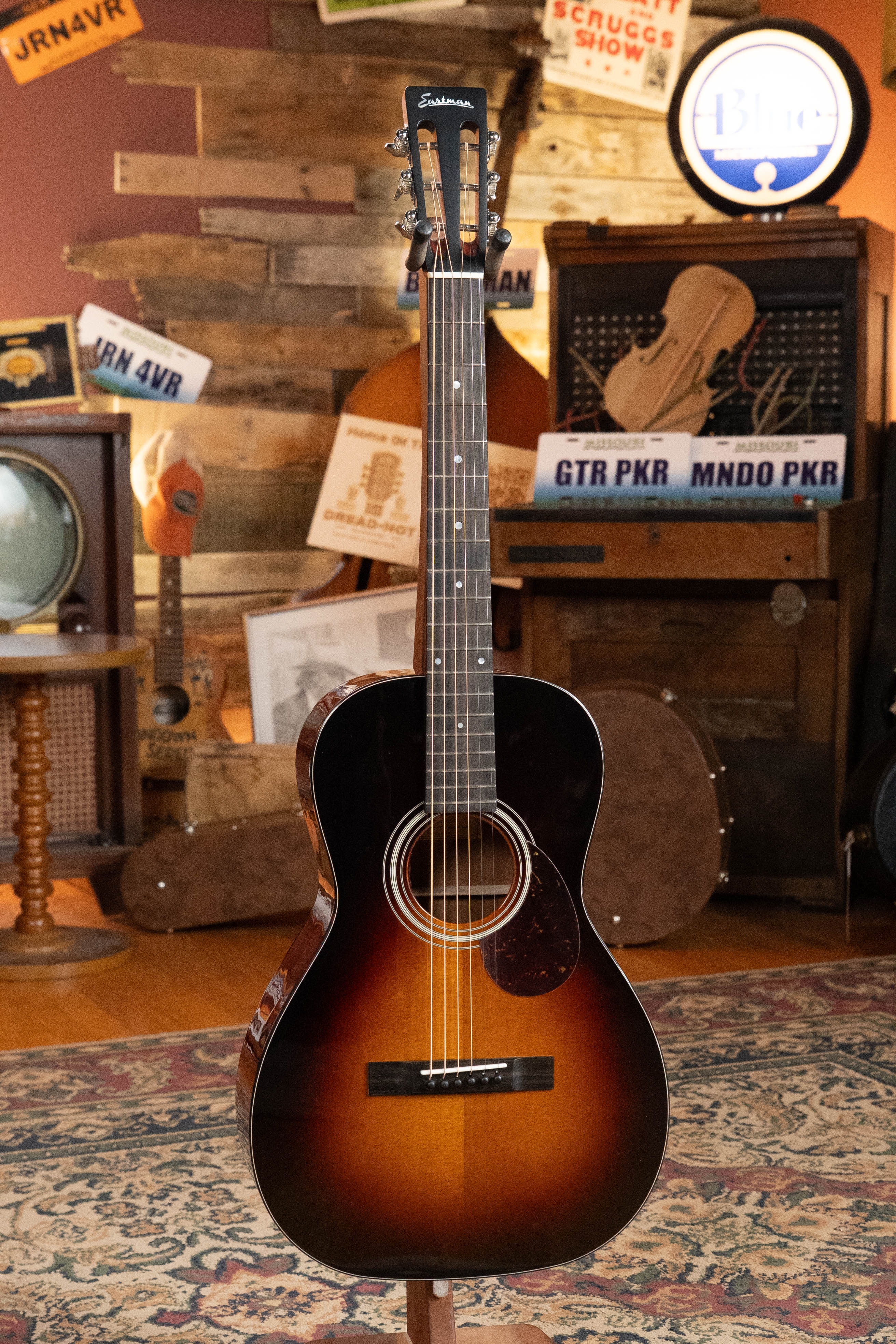 Eastman E1P-DLX-SB Sitka/Sapele Sunburst Parlor Guitar w/Fishman Pickup #9497