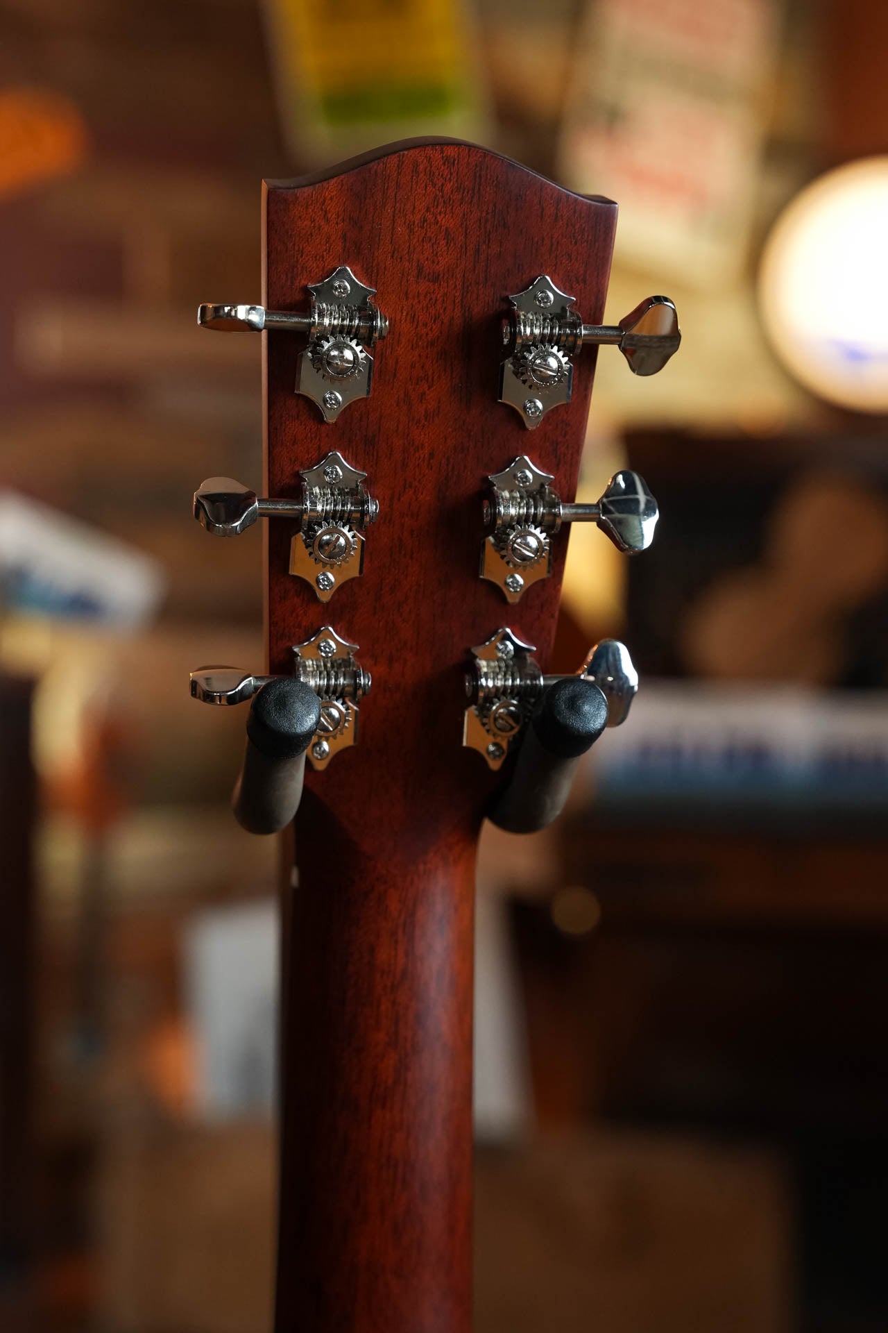 Eastman E1SS-DLX-SB Sitka/Sapele Sunburst Slope Shoulder Dreadnought Guitar w/Fishman Pickup #3740