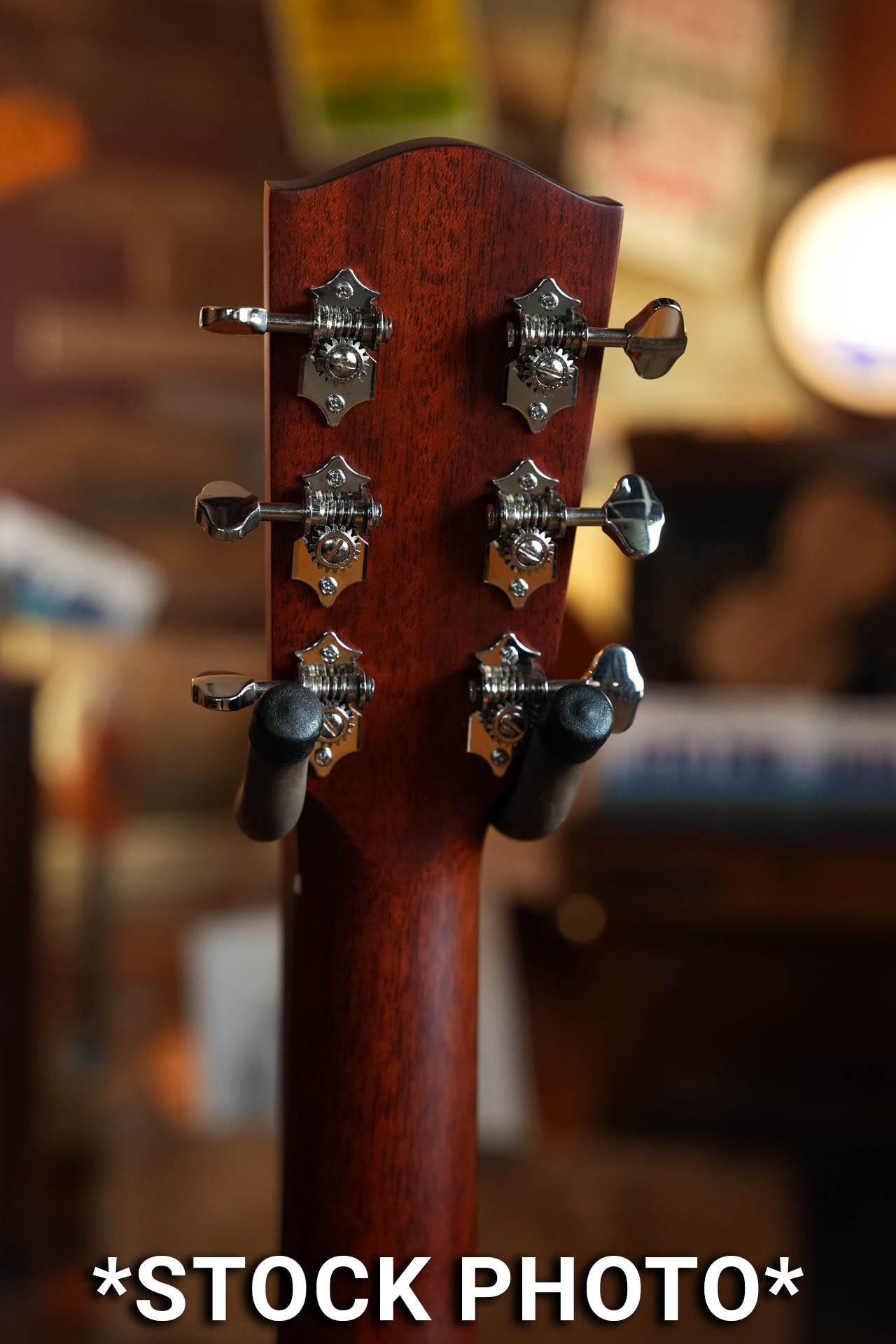 *Pre-Order Deposit ONLY* Eastman E1SS-DLX-SB Sitka/Sapele Sunburst Slope Shoulder Dreadnought Guitar w/Fishman Pickup
